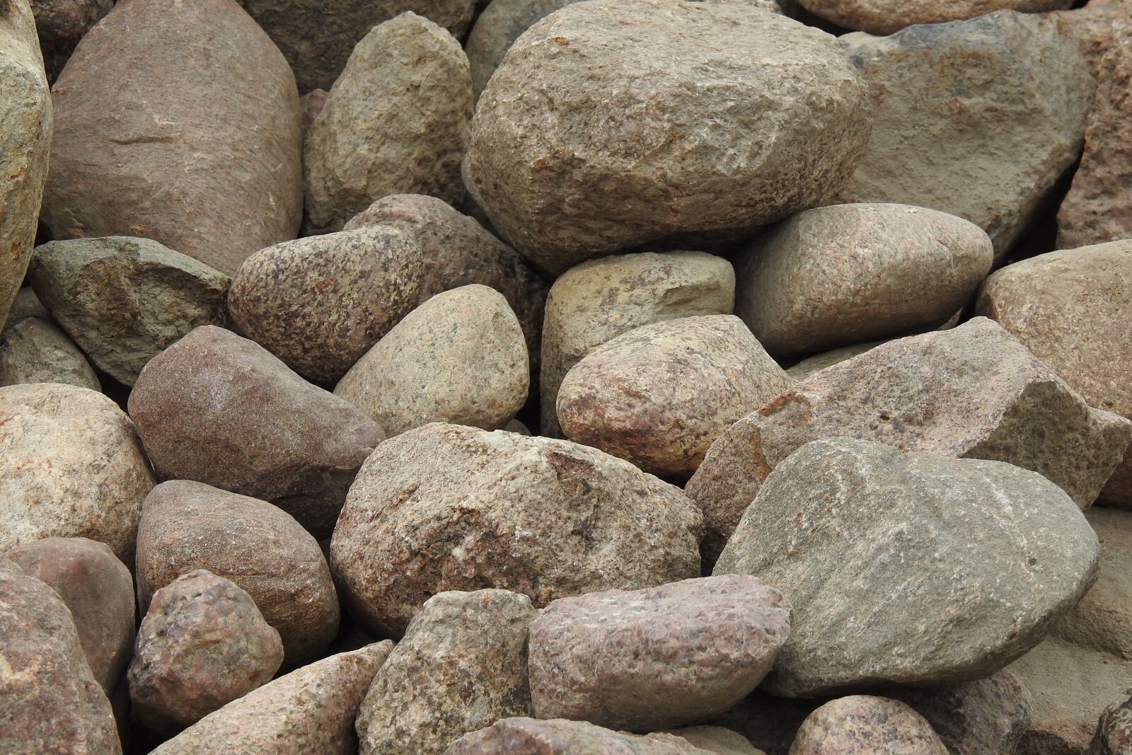 Nikon Coolpix P900 sample photo. Stone, rock, batch photography