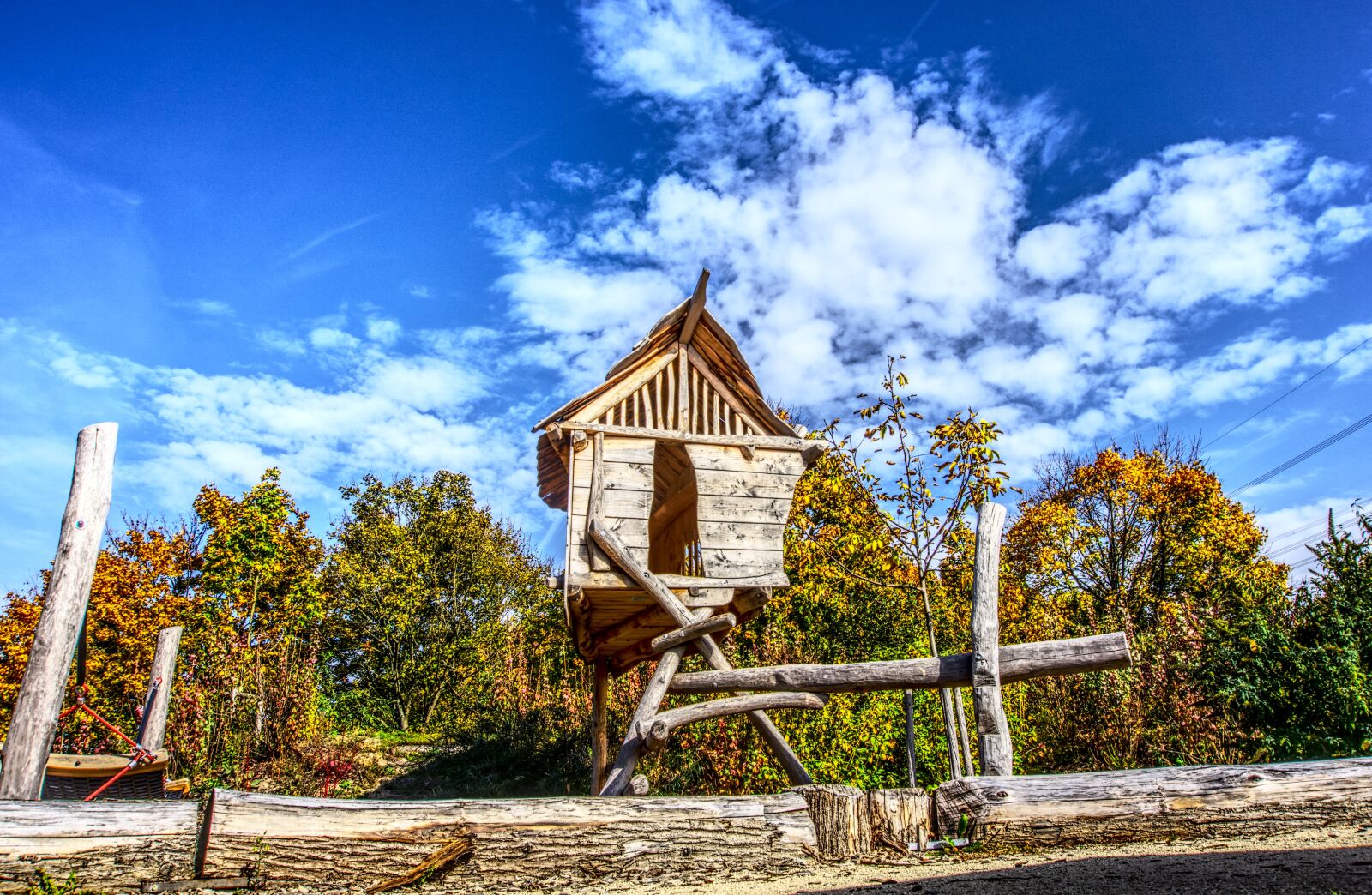 Sony E 16-50mm F3.5-5.6 PZ OSS sample photo. Playhouse, playset, playground photography