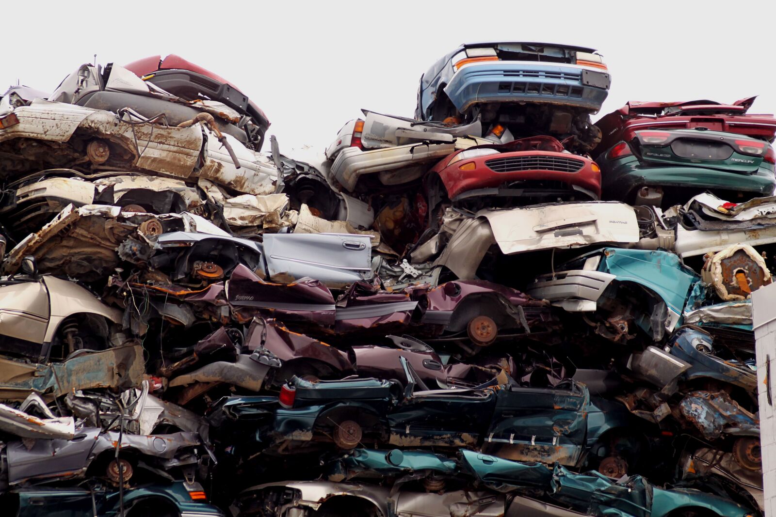 Canon EOS 50D sample photo. Junk yard, cars, yard photography