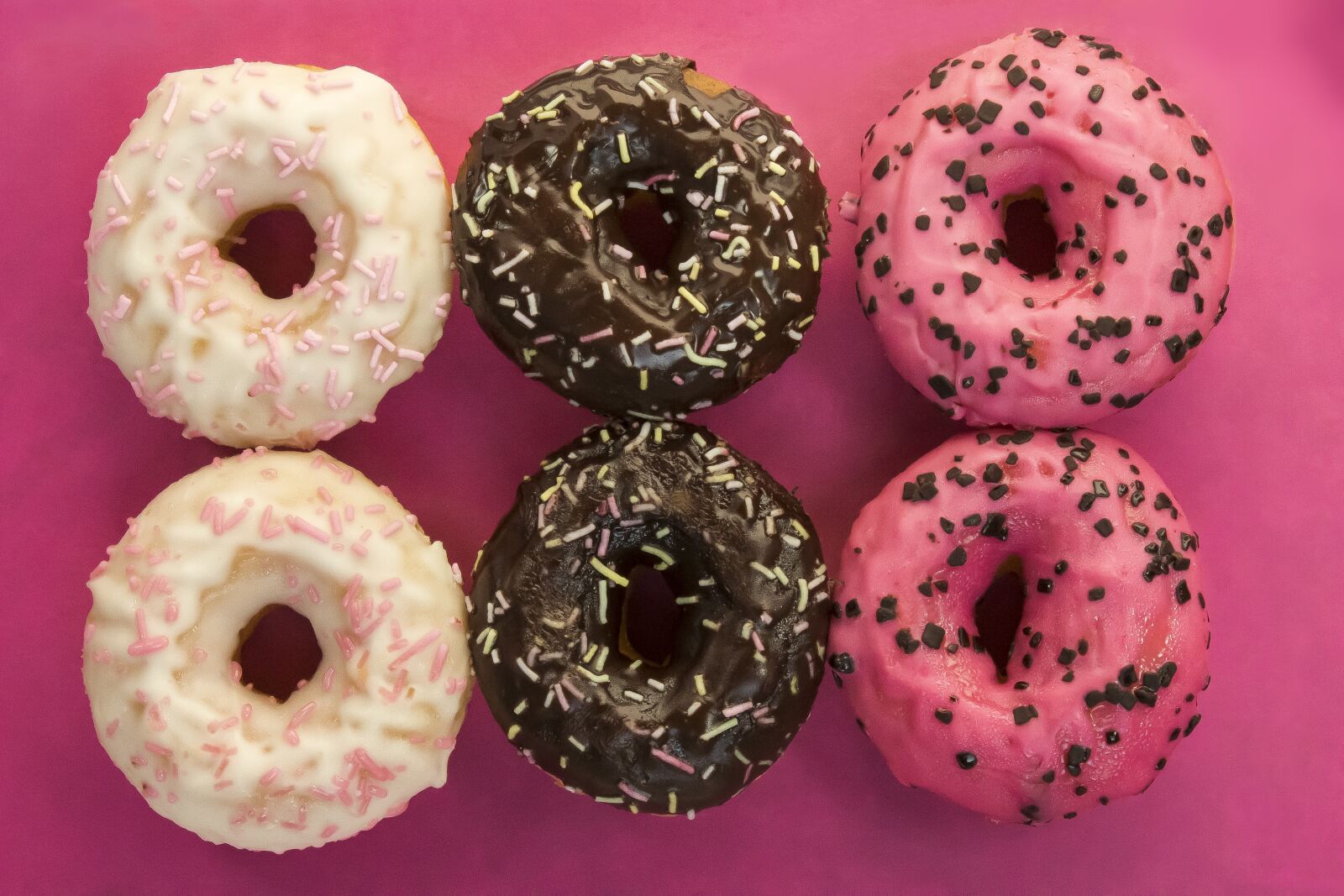 Canon EOS 1300D (EOS Rebel T6 / EOS Kiss X80) sample photo. Donut, mini donut, small photography