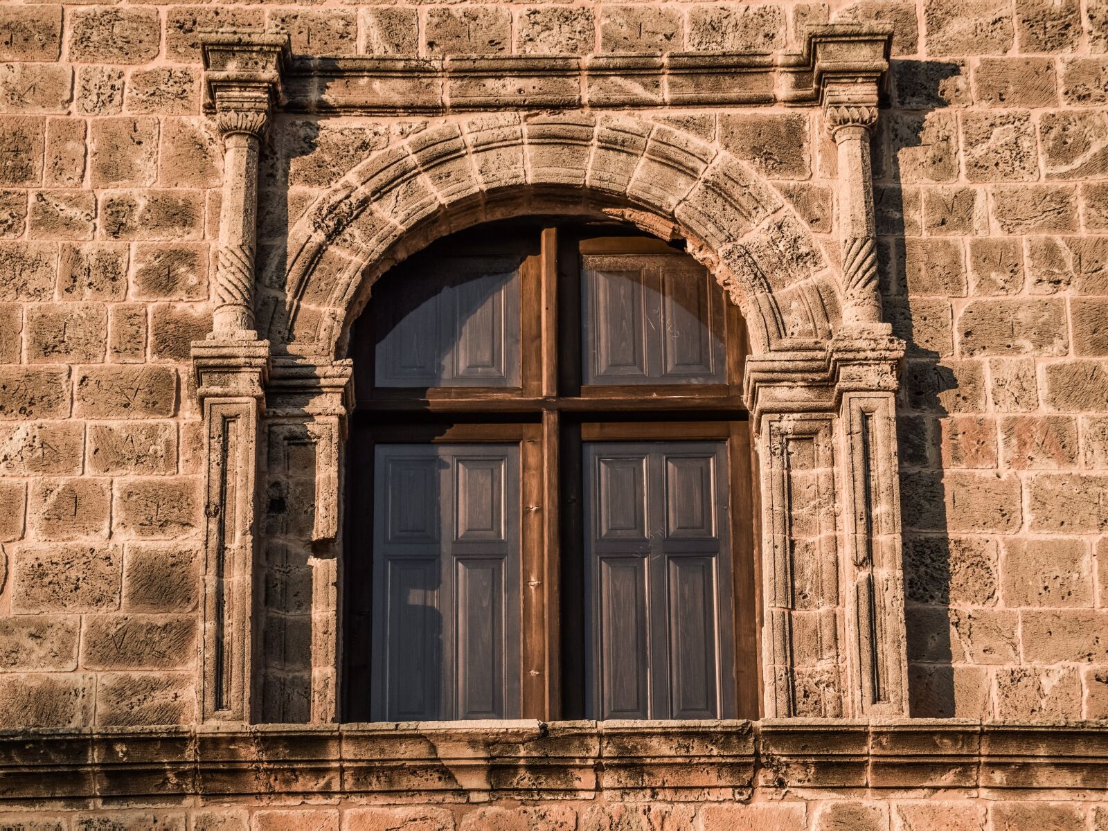 Nikon D3300 sample photo. Window, architecture, medieval photography