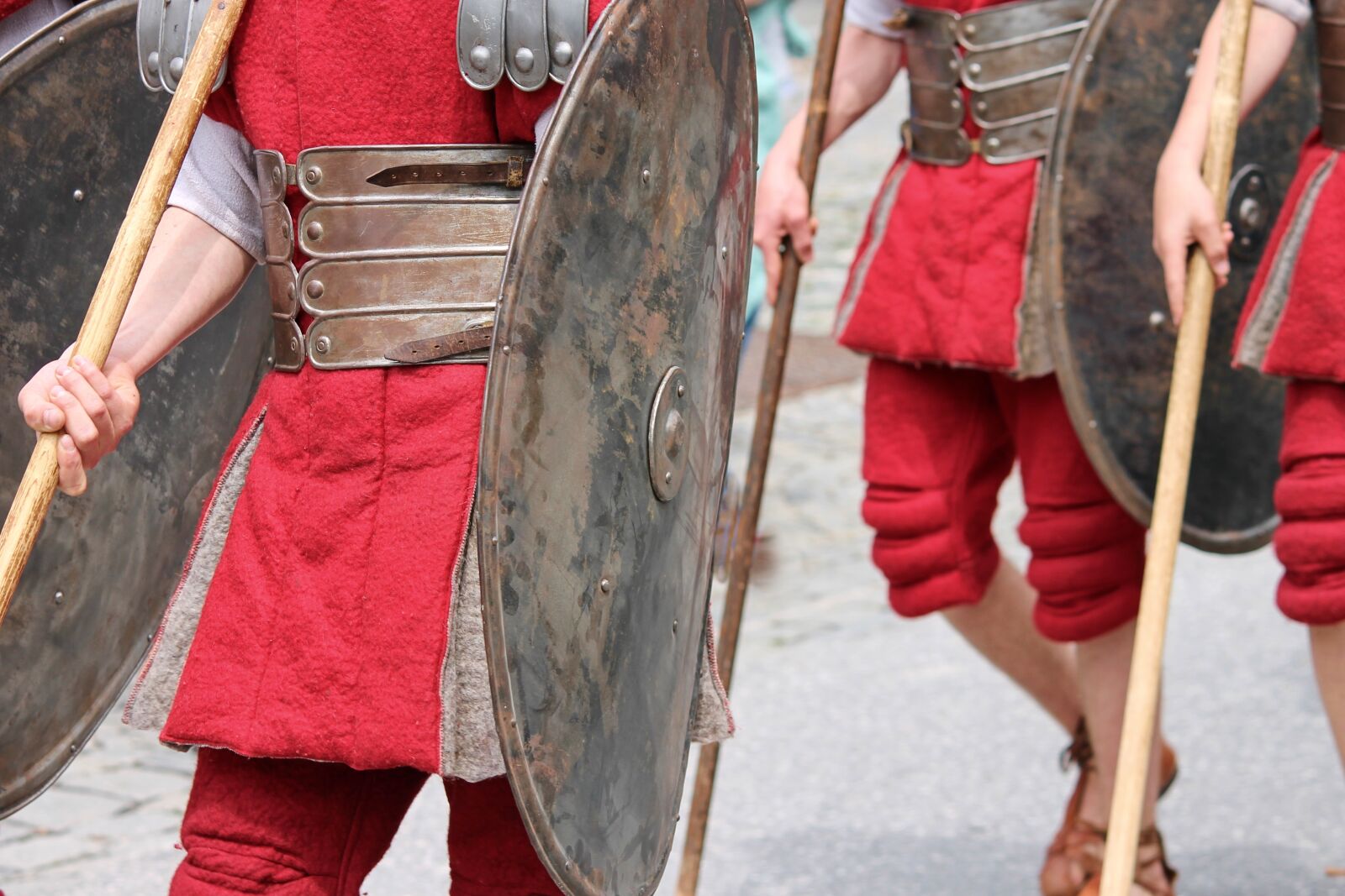 Canon EOS 1100D (EOS Rebel T3 / EOS Kiss X50) sample photo. Soldiers, romans, armor photography