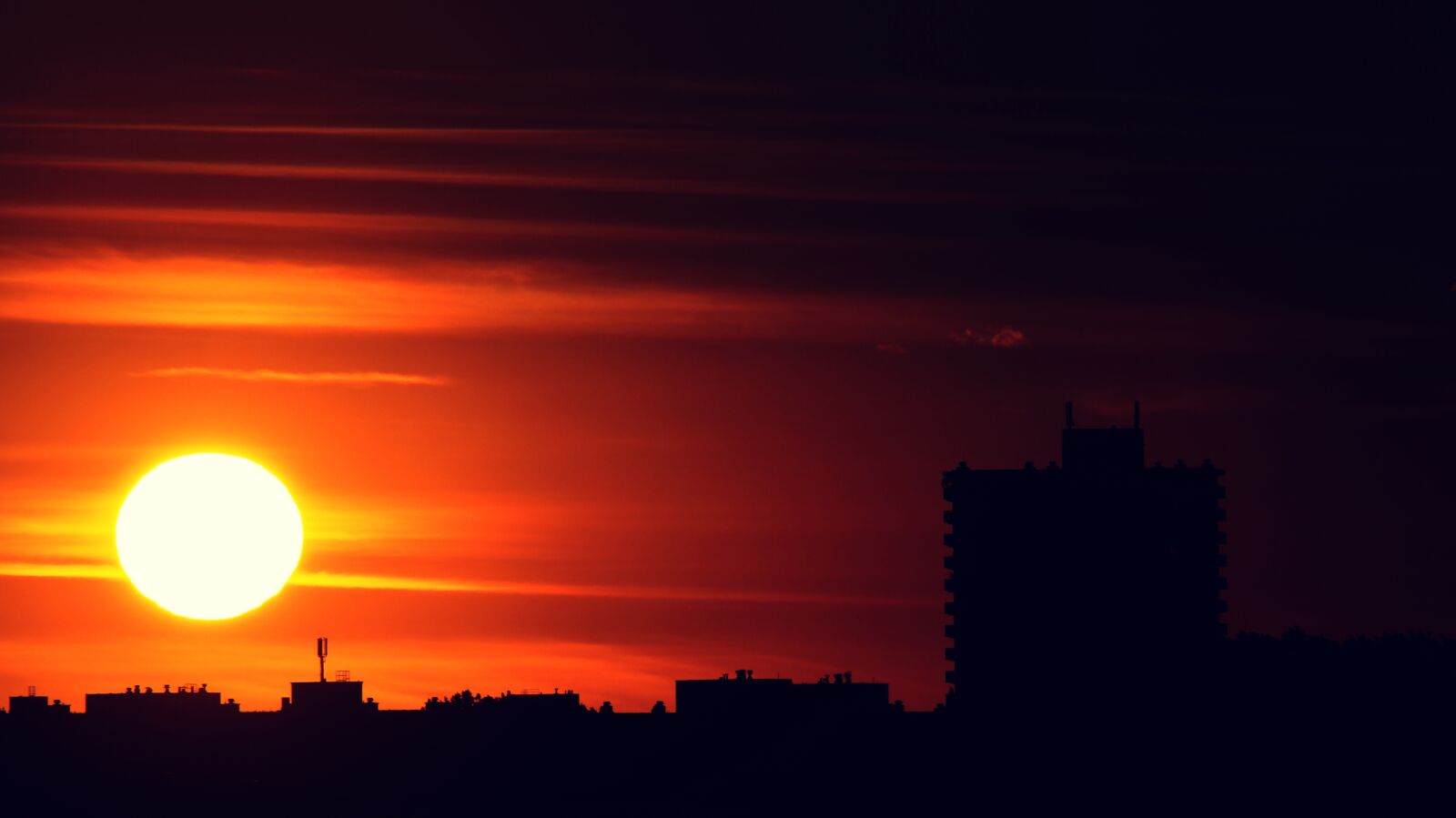 Sony SLT-A58 sample photo. Backlit, buildings, clouds, dawn photography
