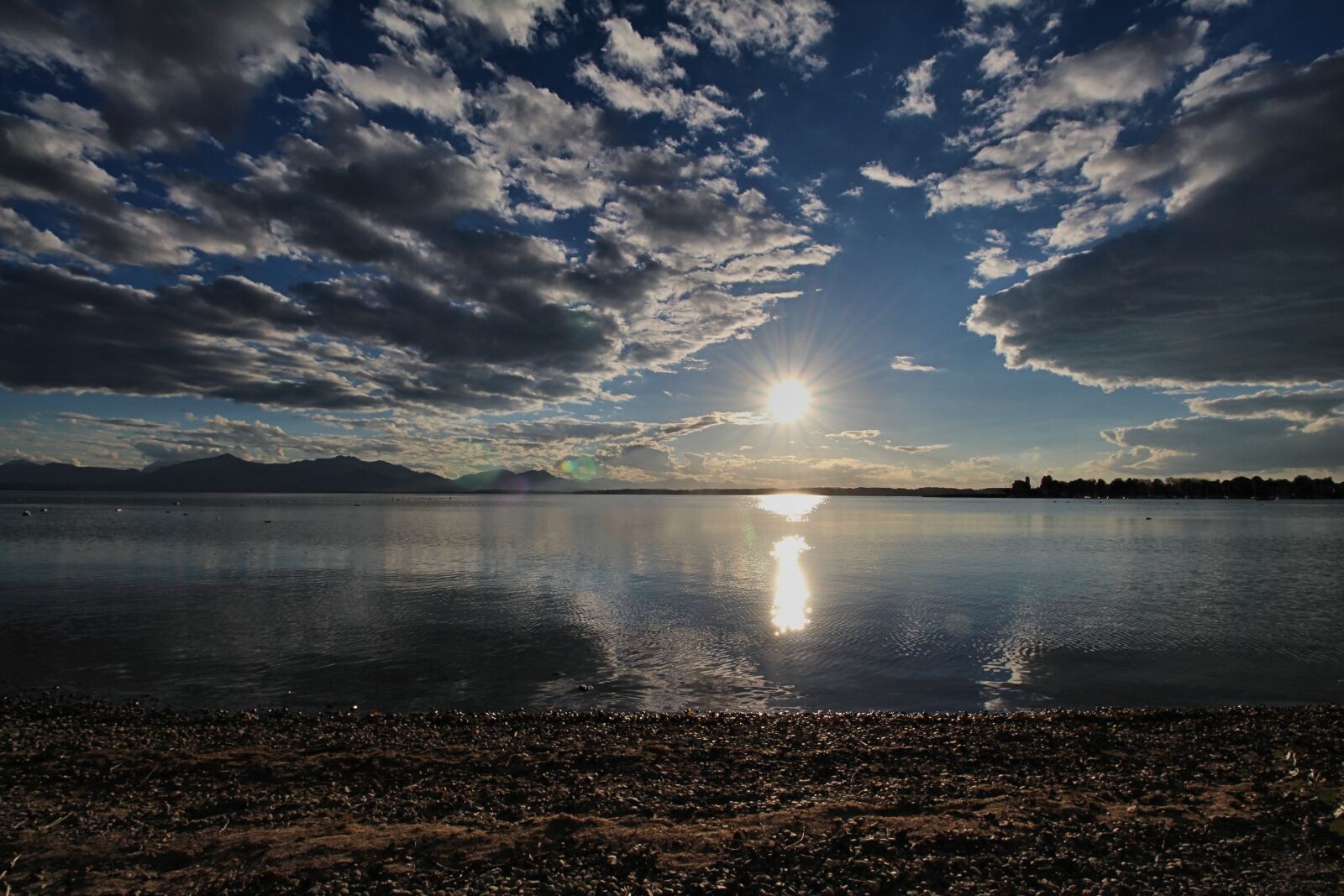 Canon EOS 700D (EOS Rebel T5i / EOS Kiss X7i) sample photo. Chiemsee, water, sun photography