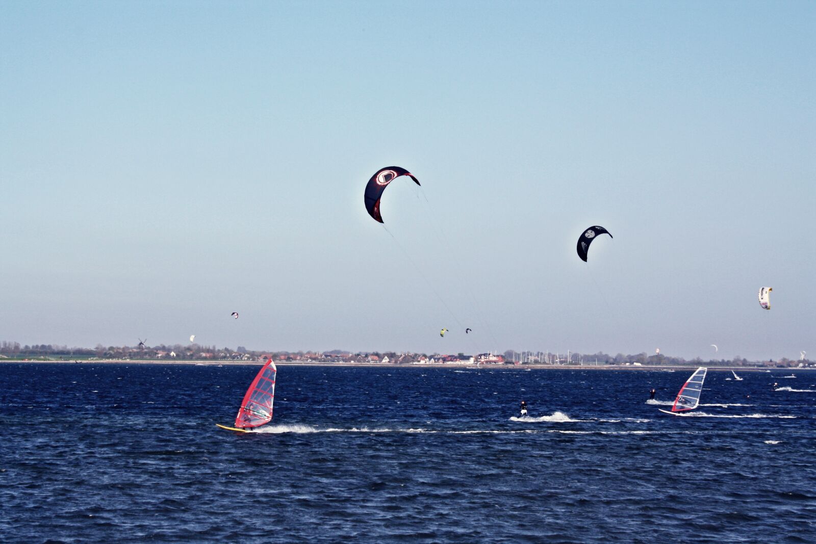 Canon EOS 1000D (EOS Digital Rebel XS / EOS Kiss F) sample photo. Waters, sea, sky photography