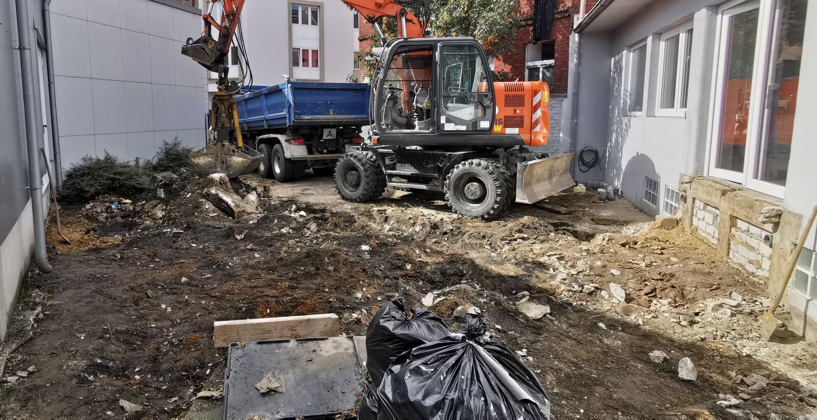 HUAWEI P30 Pro sample photo. Site, excavators, construction machine photography