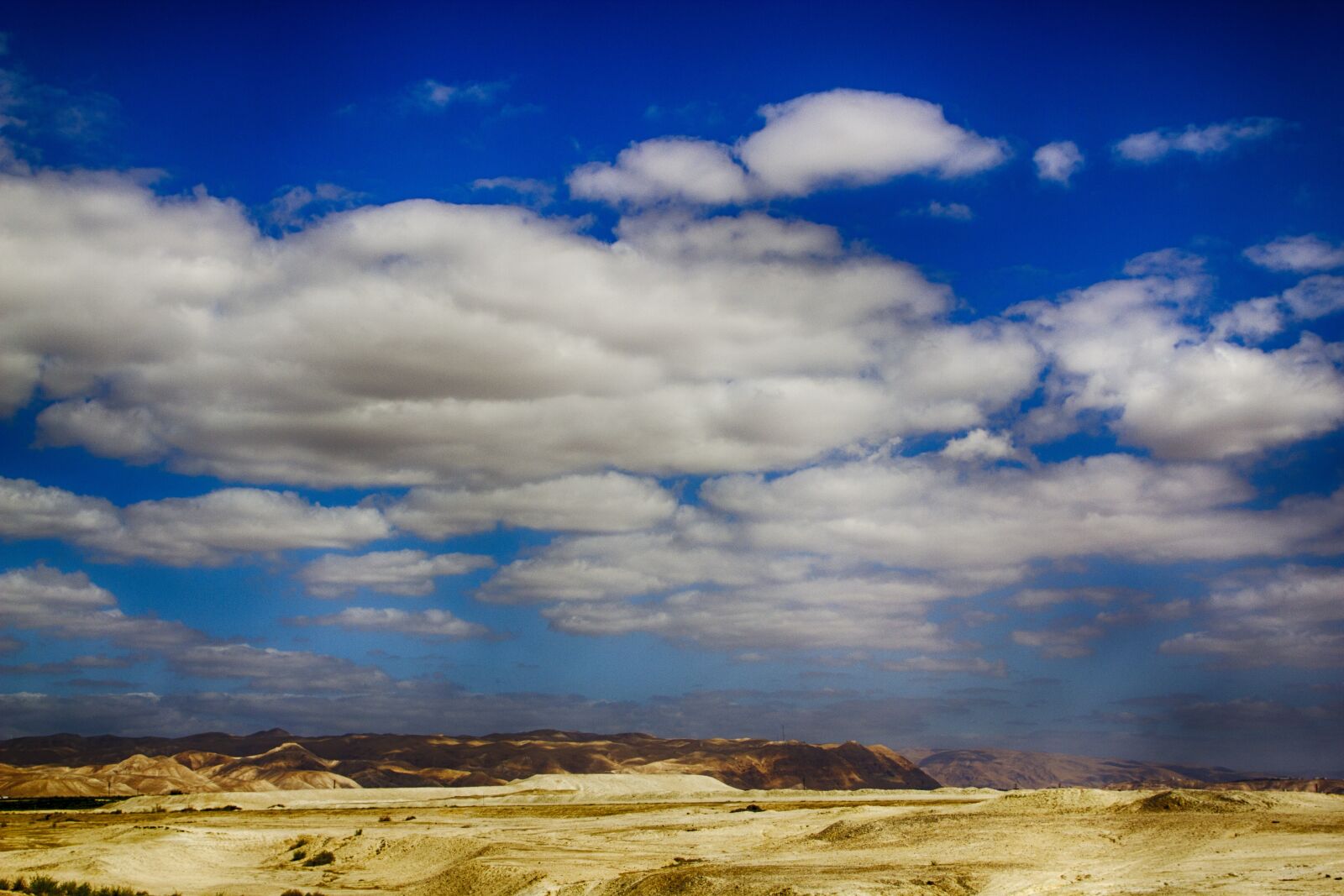 Canon EOS 550D (EOS Rebel T2i / EOS Kiss X4) sample photo. Hot, sky, stone photography
