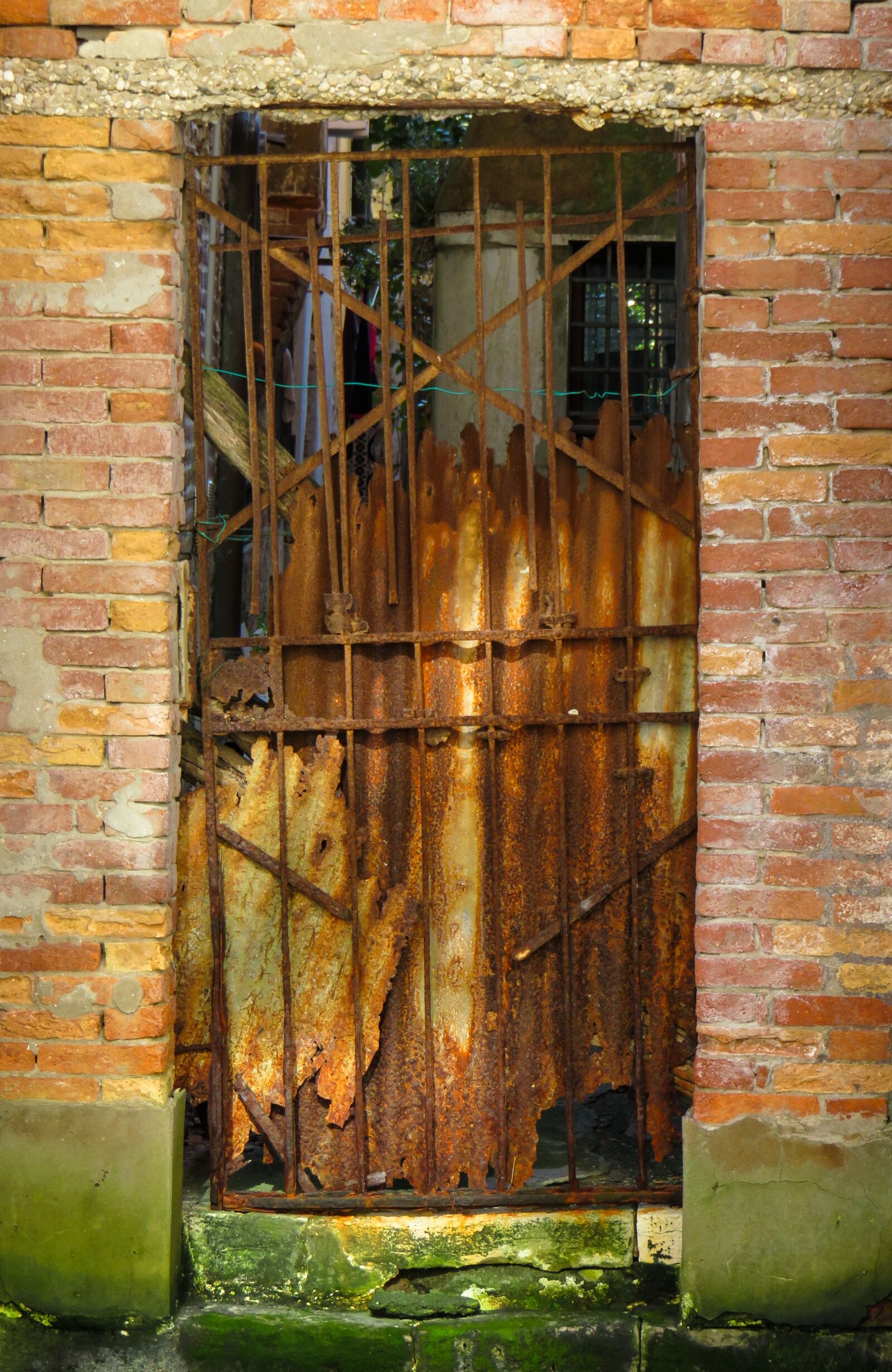 Canon PowerShot SX710 HS sample photo. Architecture, building, door photography