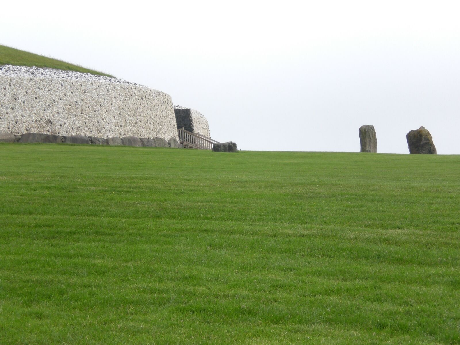 CASIO EX-Z77 sample photo. Religion, architecture, newgrange photography