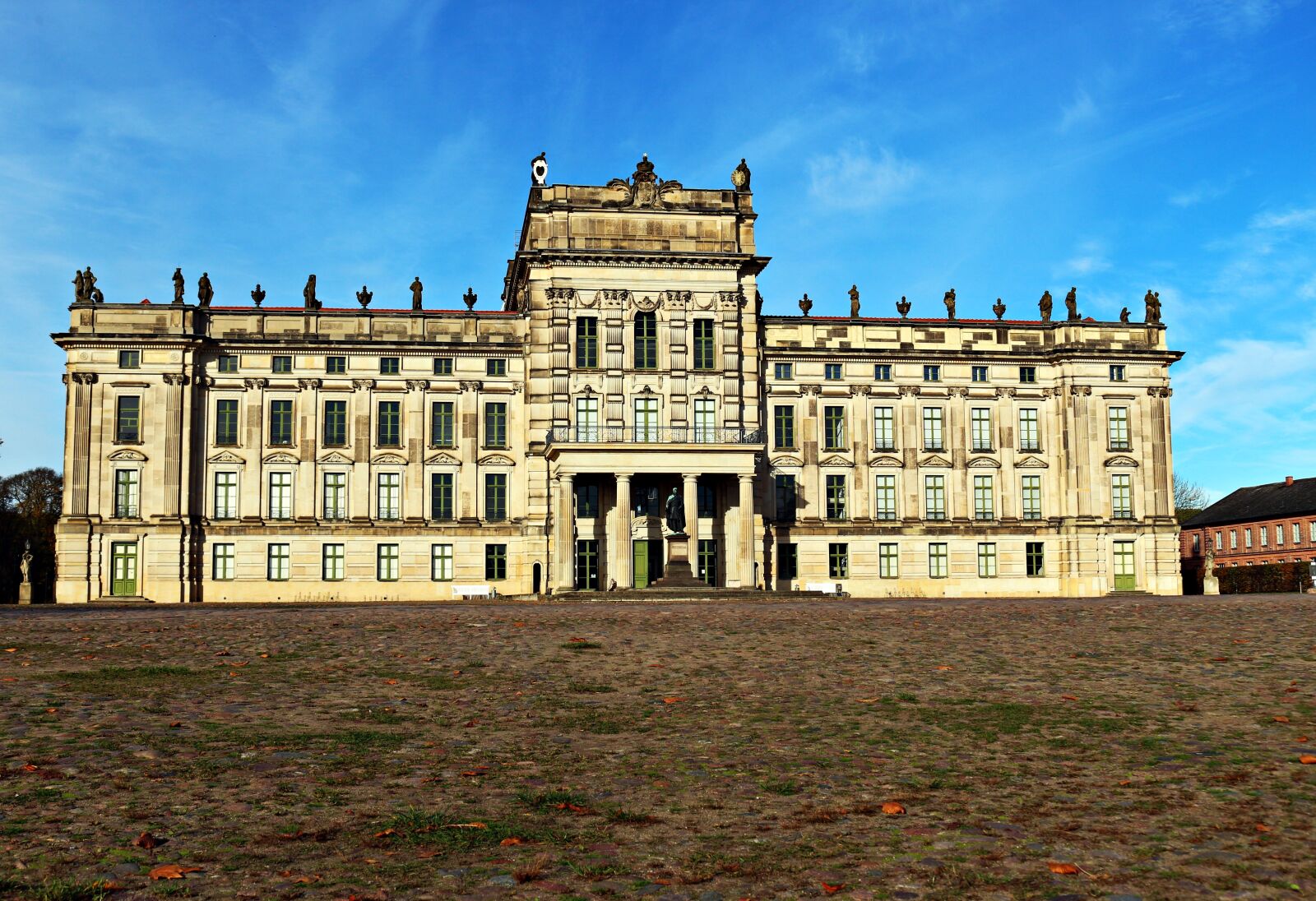 Canon EOS 100D (EOS Rebel SL1 / EOS Kiss X7) sample photo. Castle, ludwigslust-parchim, barockschloss photography