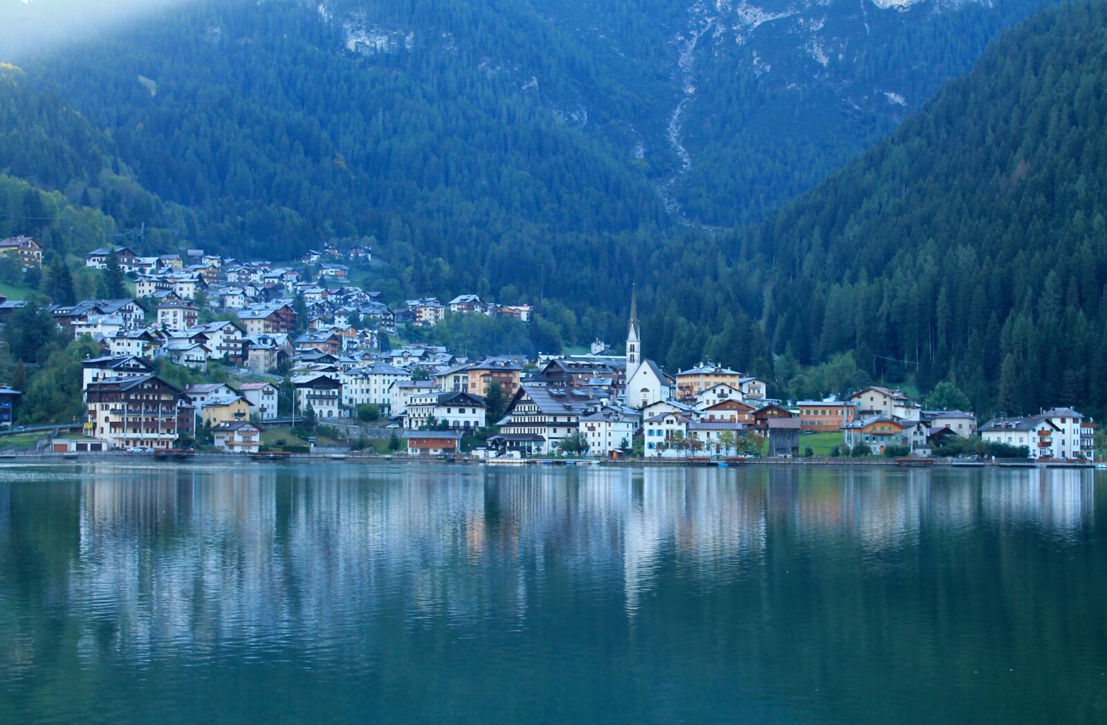 Canon EOS 1100D (EOS Rebel T3 / EOS Kiss X50) sample photo. The lake of alleghe photography