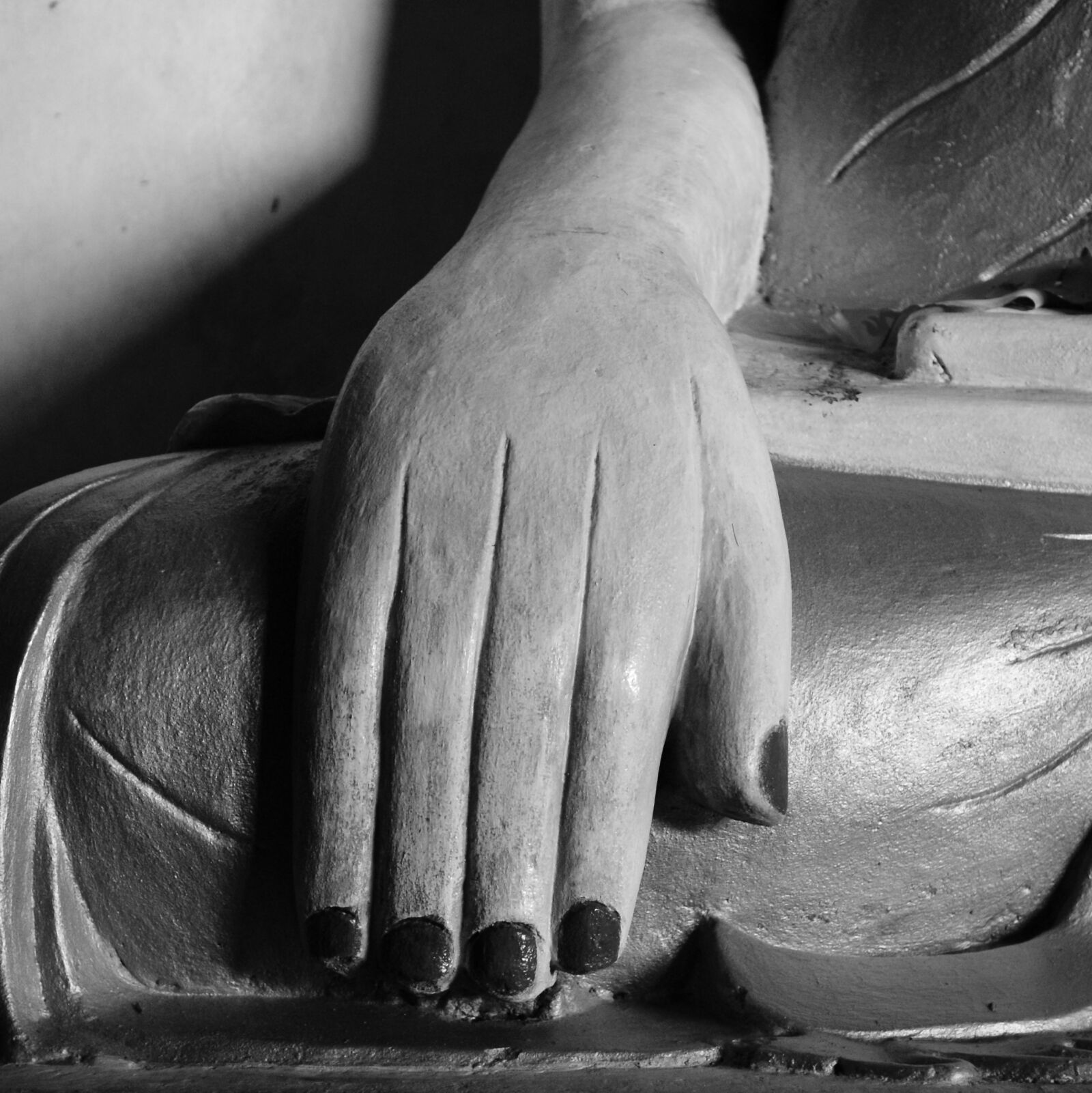 Sony Alpha DSLR-A230 sample photo. Buddha, hand, religion photography