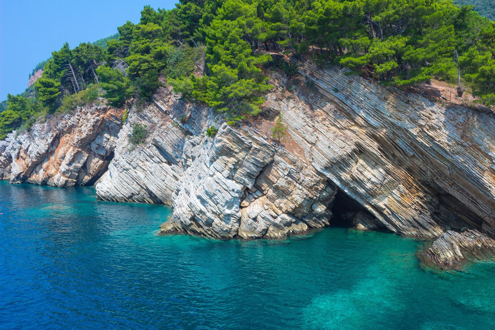 Canon EOS 100D (EOS Rebel SL1 / EOS Kiss X7) sample photo. Petrovac, cliff, roche photography