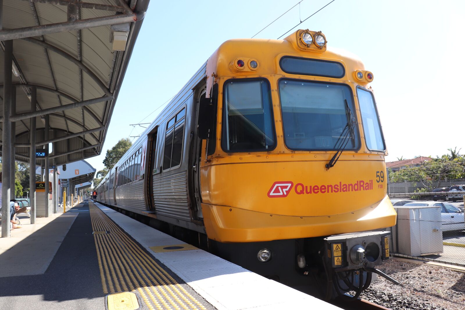 Canon EOS 200D (EOS Rebel SL2 / EOS Kiss X9) sample photo. Train, rail, queensland rail photography
