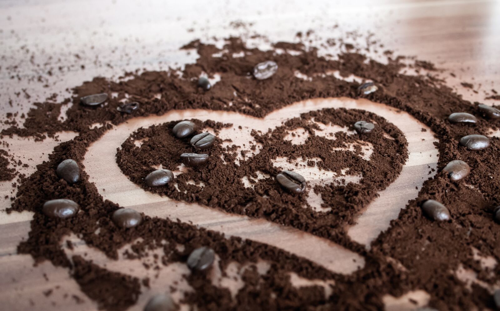 Canon EOS 350D (EOS Digital Rebel XT / EOS Kiss Digital N) sample photo. Coffee, heart, love photography