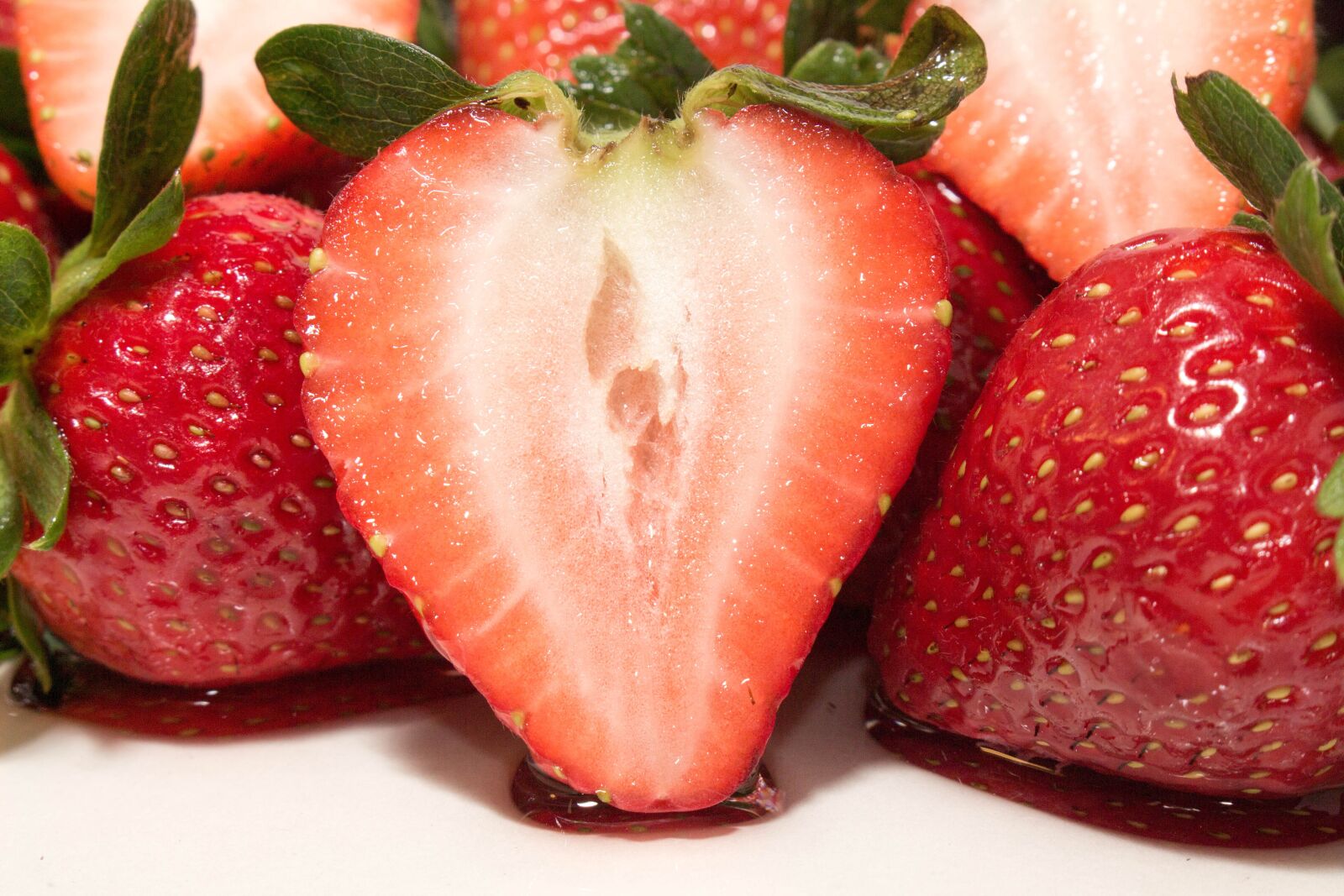 Canon EOS 700D (EOS Rebel T5i / EOS Kiss X7i) sample photo. Strawberry, fruit, sweet photography