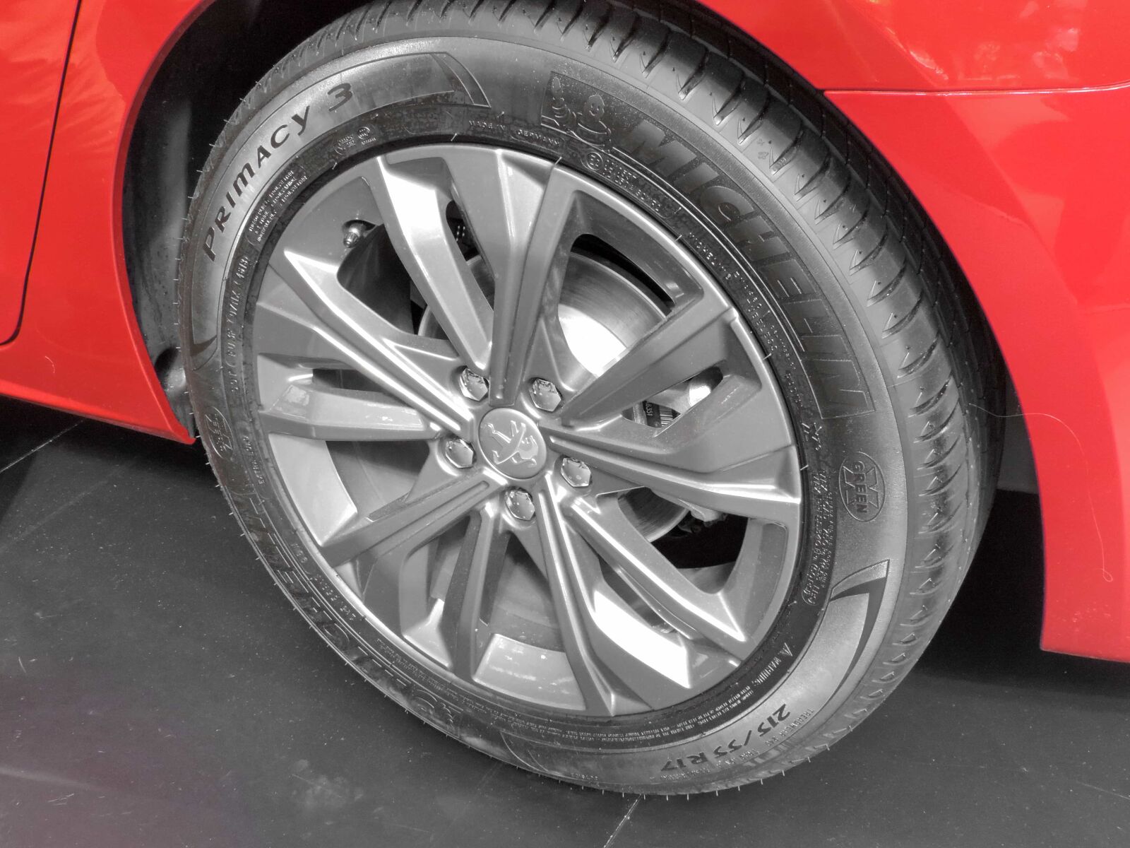 Nikon Coolpix P520 sample photo. Alloy, aluminum, car, paint photography