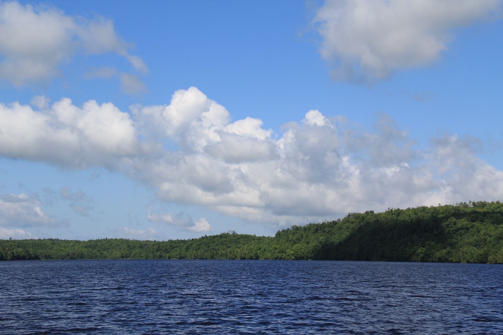 Canon EF-S 18-200mm F3.5-5.6 IS sample photo. Lake sunday, calm water photography