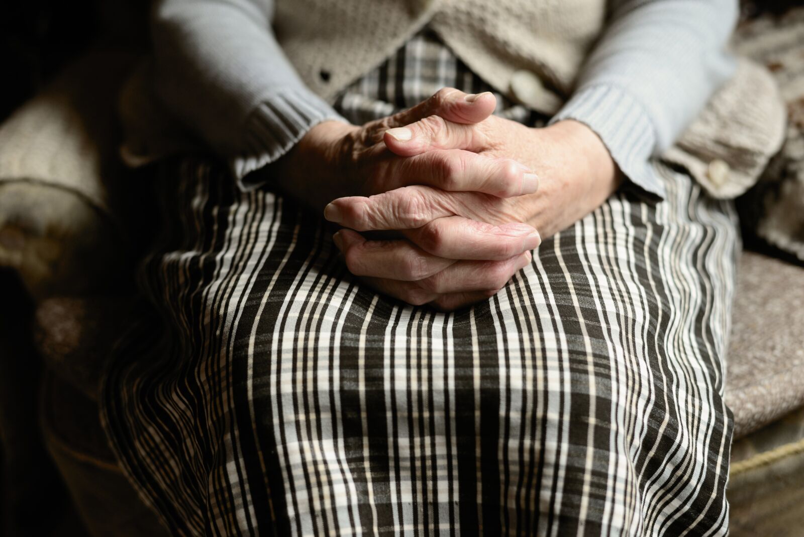 Nikon D610 sample photo. Hands, human, old human photography