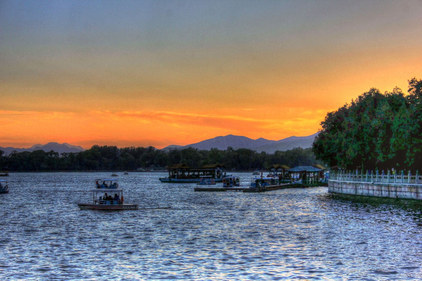 Canon EOS 550D (EOS Rebel T2i / EOS Kiss X4) sample photo. Water, lake, landscape photography