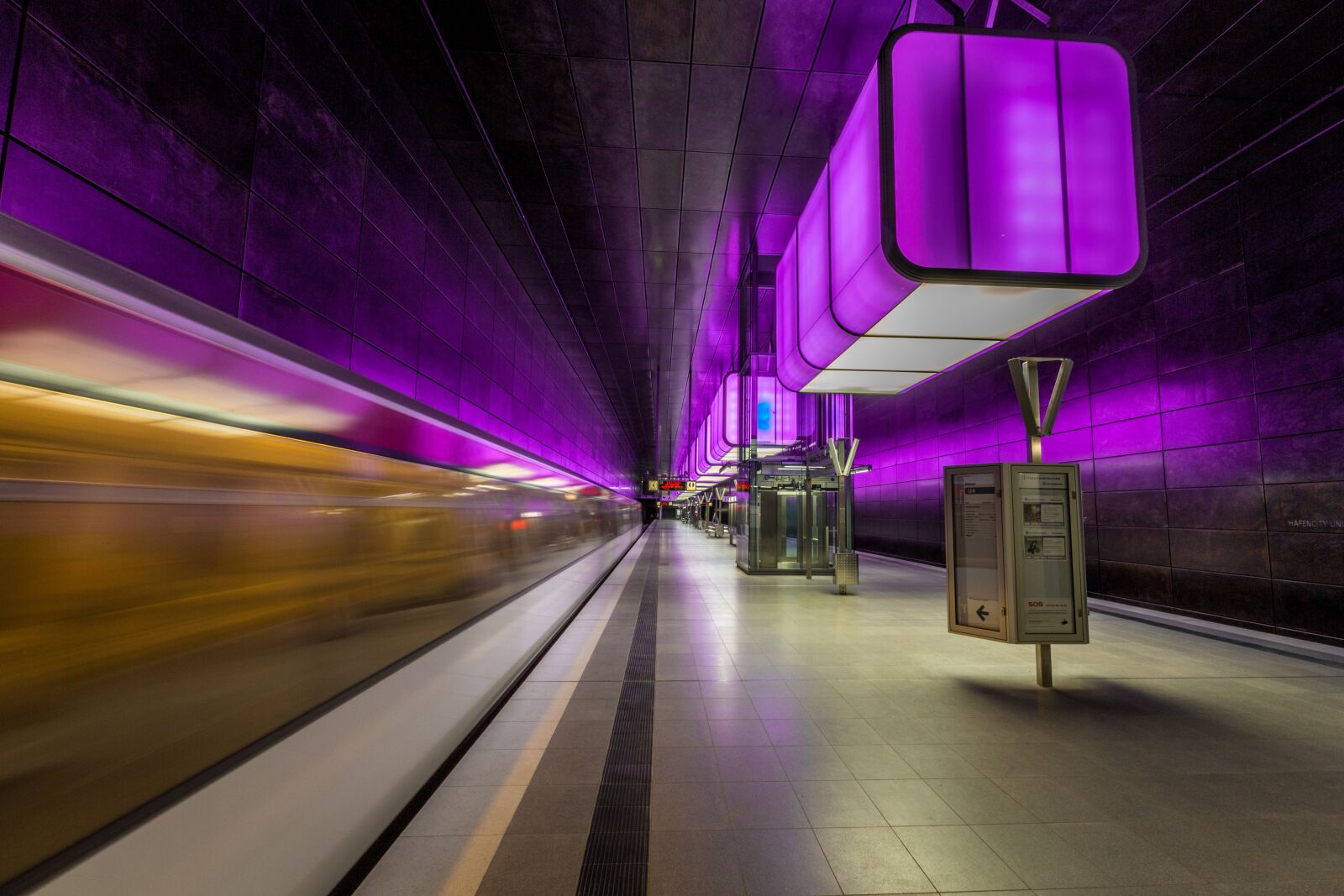 Canon EF 16-35mm F2.8L II USM sample photo. Harbour city, hamburg, city photography