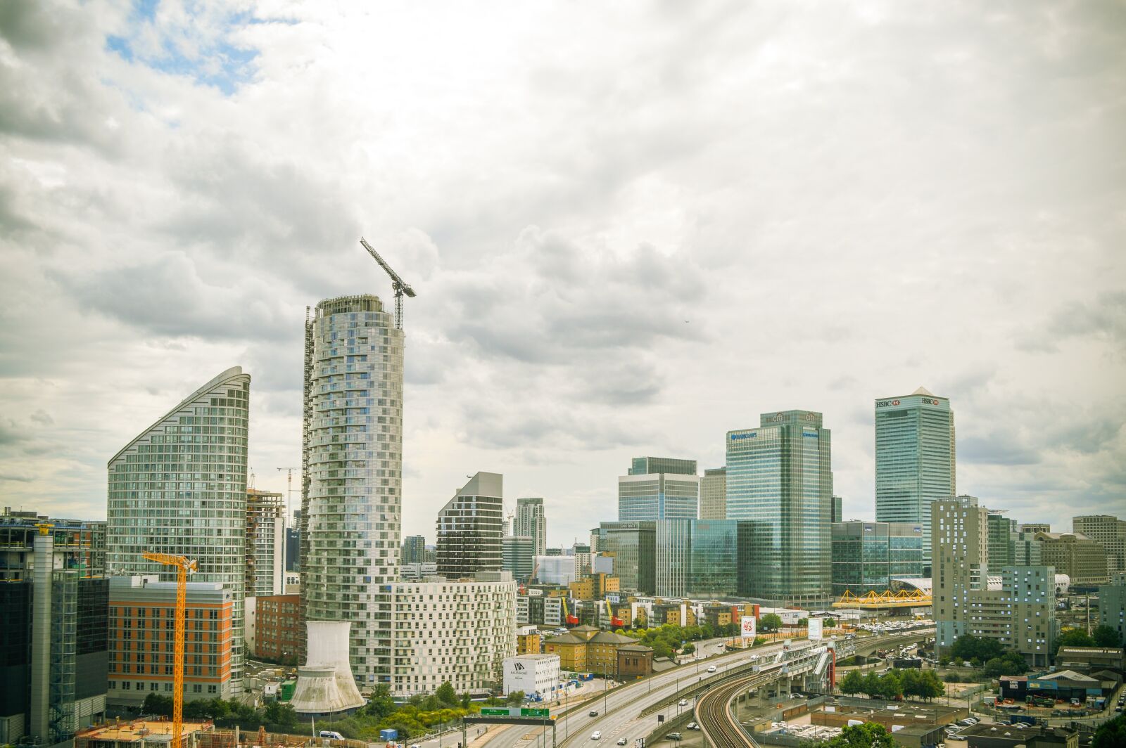 Nikon D3200 sample photo. Skyline, buildings, crane photography