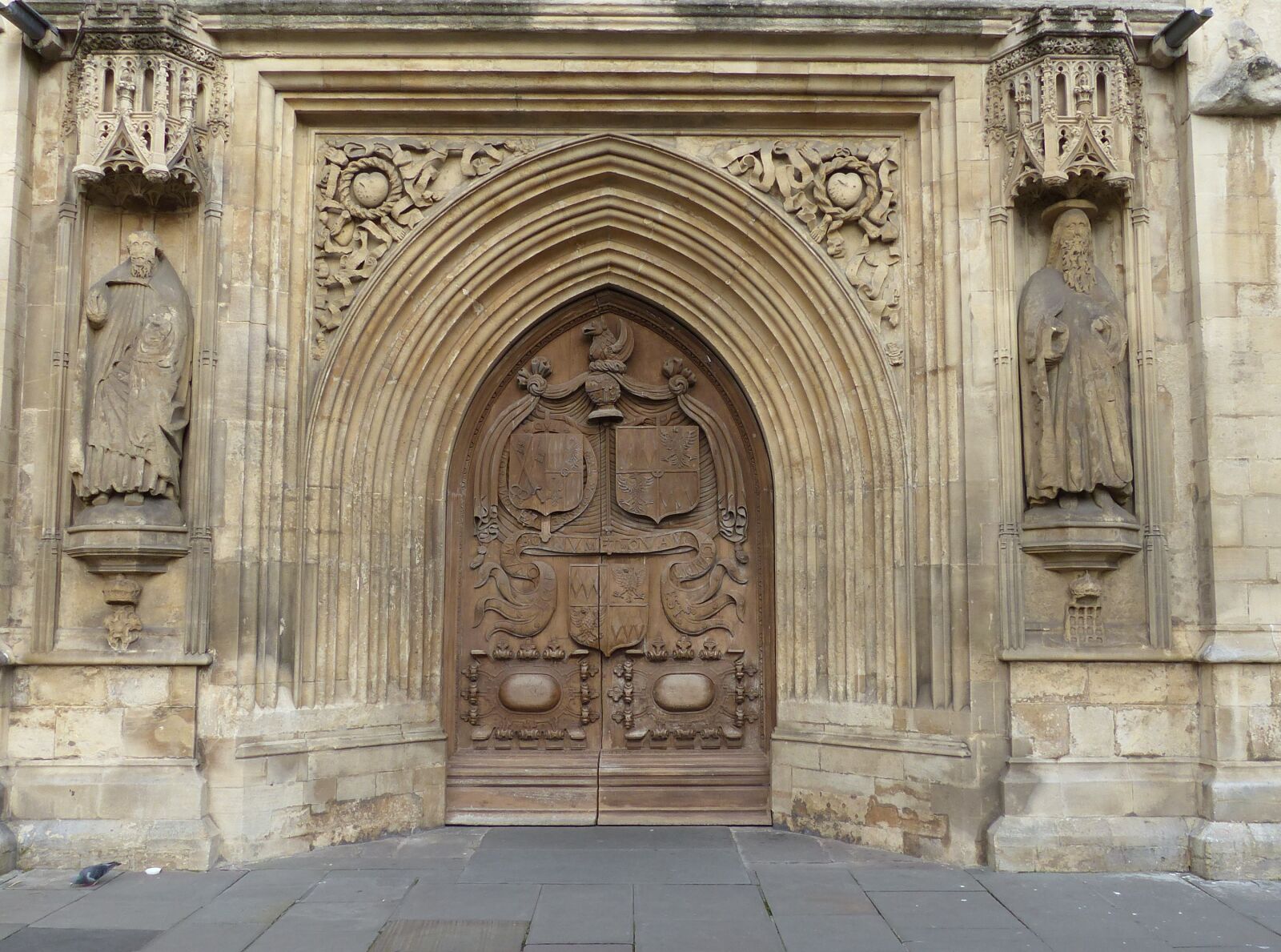 Panasonic Lumix DMC-FZ200 sample photo. Abbey, arched, door, bath photography