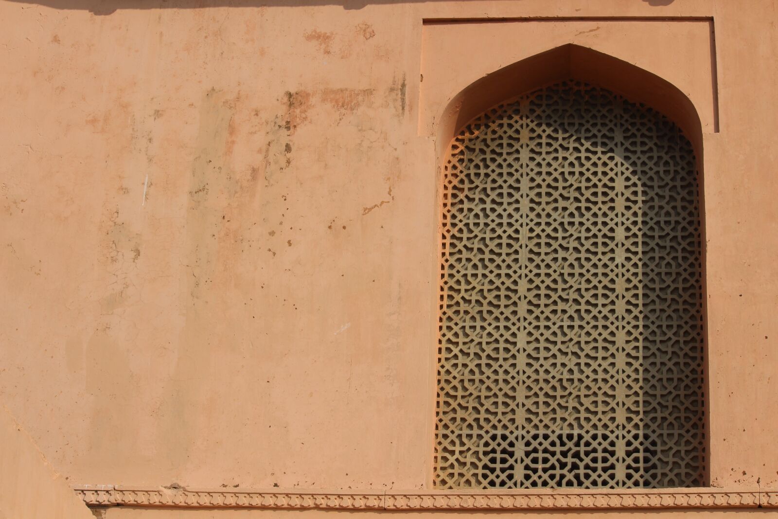 Canon EOS 700D (EOS Rebel T5i / EOS Kiss X7i) sample photo. Old, retro, architecture photography