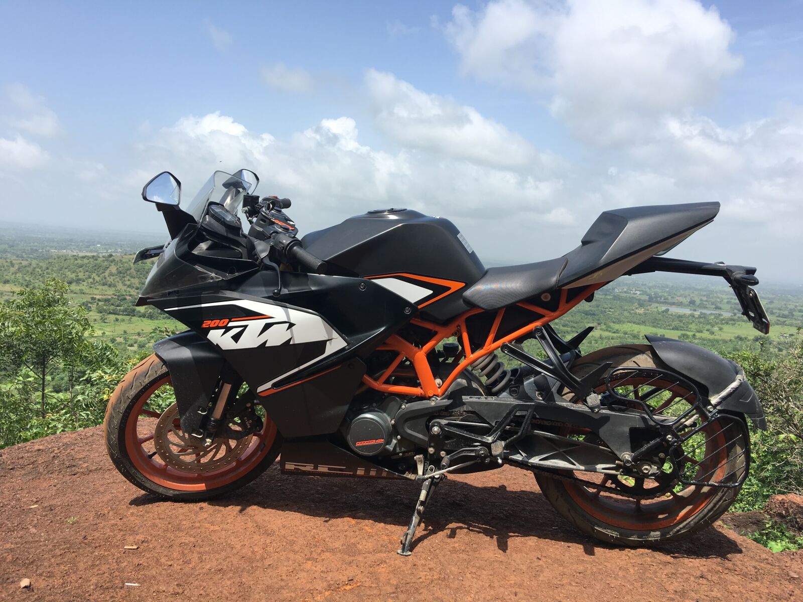 iPhone 6s Plus back camera 4.15mm f/2.2 sample photo. Ktm rc, rc200, ktm photography