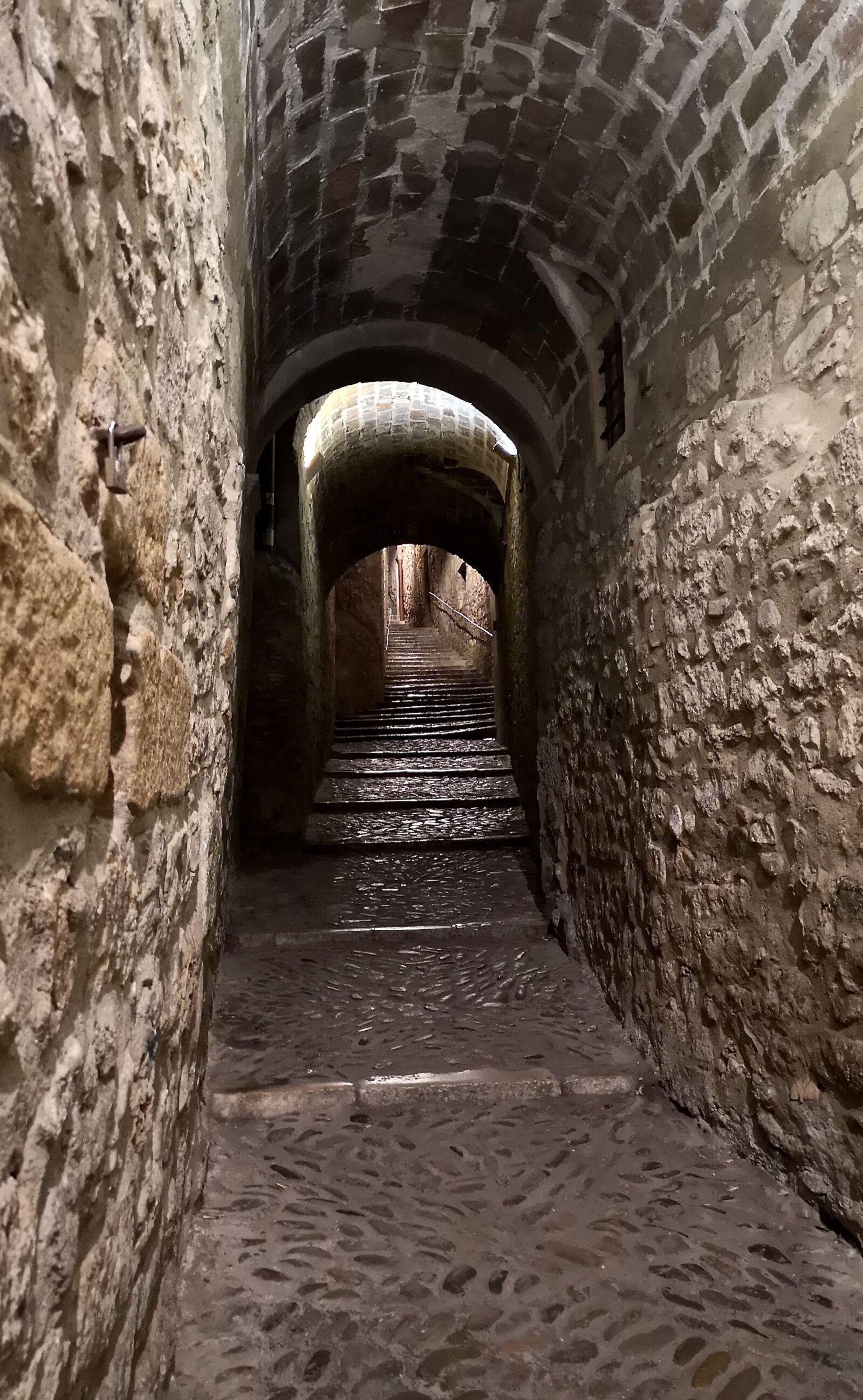 HUAWEI CLT-L29 sample photo. Passage, street, city photography