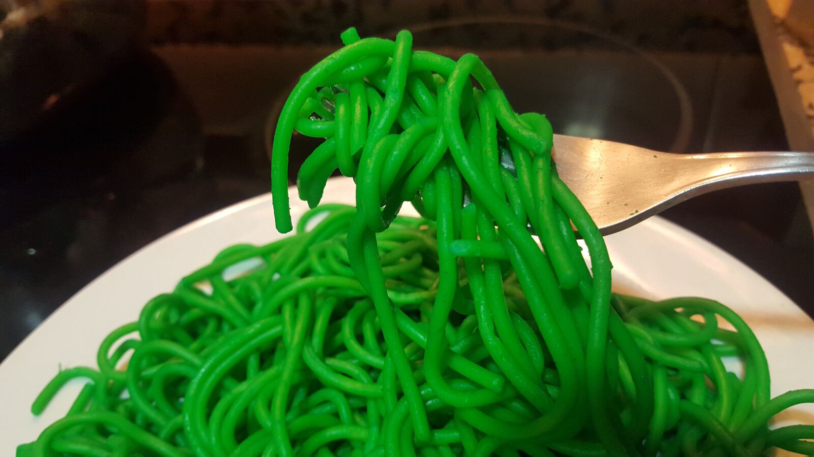 Samsung Galaxy S6 sample photo. Spaghetti, green, pasta photography