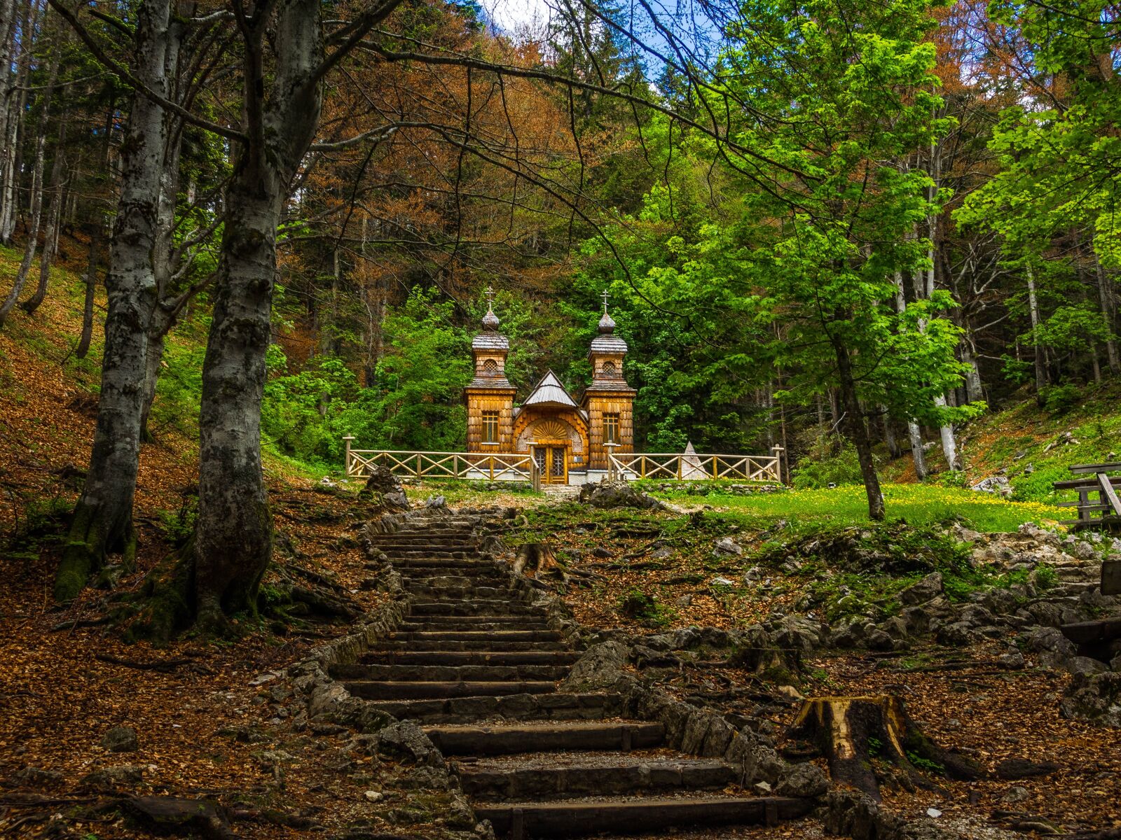 Olympus OM-D E-M1 + OLYMPUS M.12-50mm F3.5-6.3 sample photo. Russian chapel, vrsic pass photography