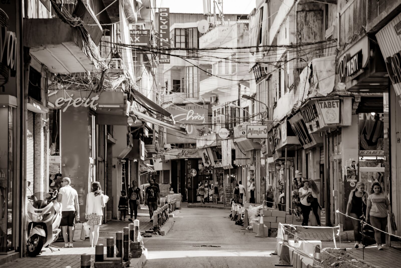 Pentax K-1 Mark II sample photo. City, street, commerce photography