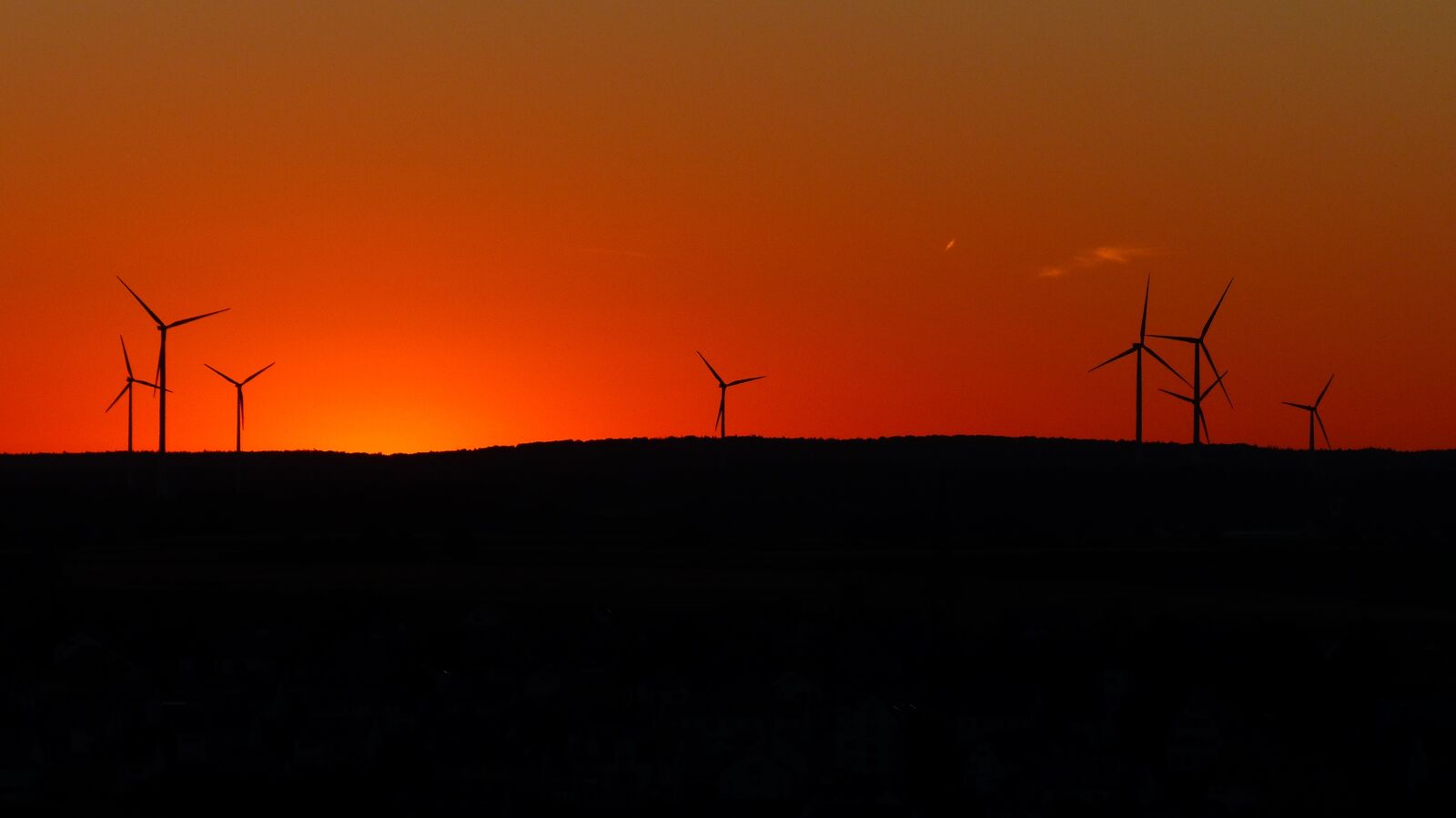 Panasonic Lumix DMC-FZ200 sample photo. Power generation, energy production photography