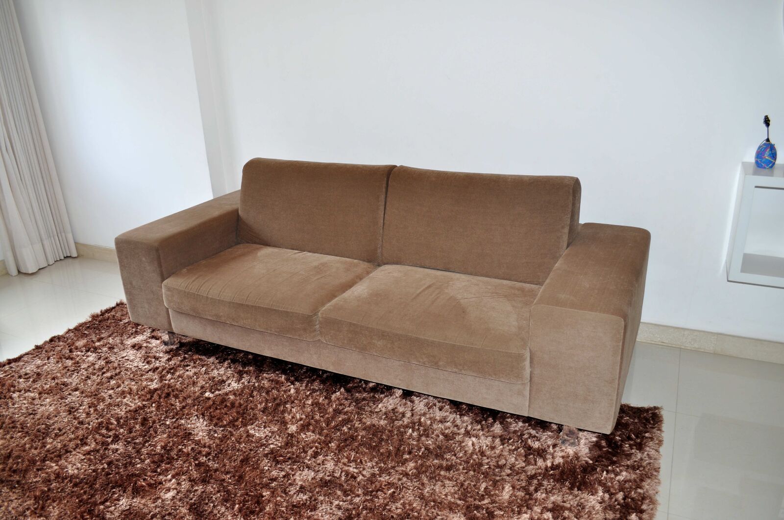 Nikon D5000 sample photo. Two seater, furniture, room photography