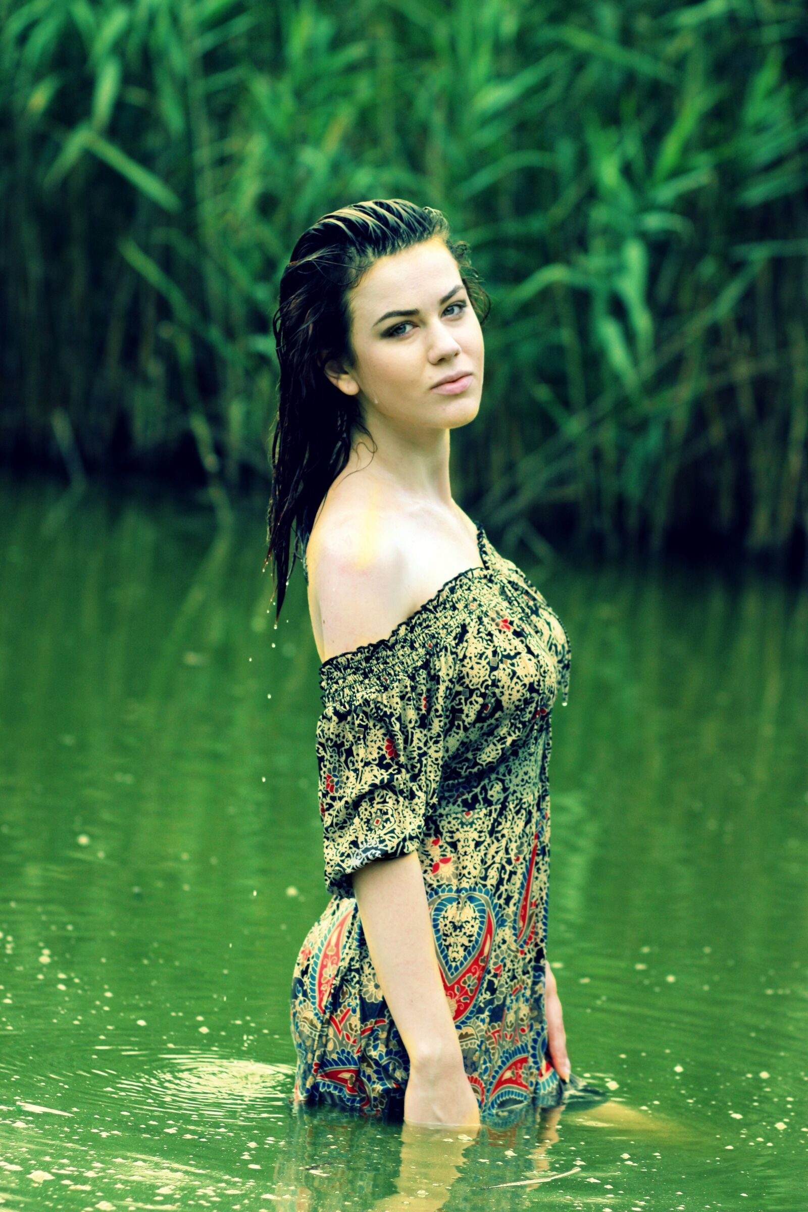 Canon EOS 450D (EOS Rebel XSi / EOS Kiss X2) sample photo. Girl, water, wild photography