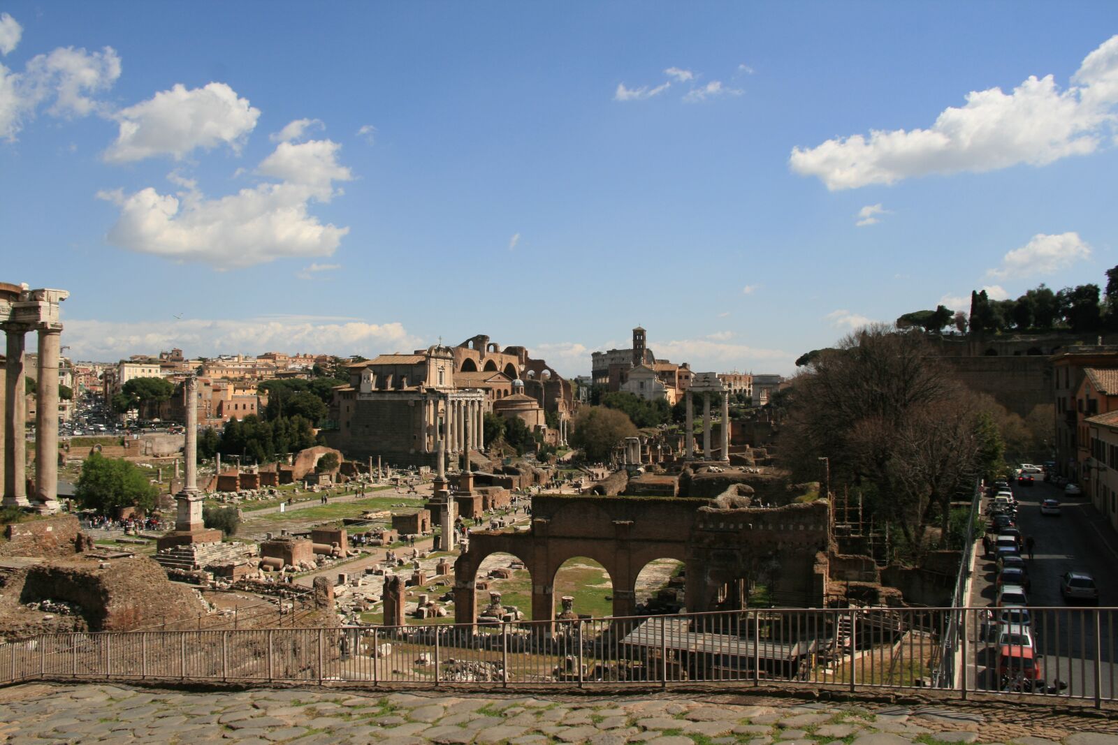 Canon EOS 400D (EOS Digital Rebel XTi / EOS Kiss Digital X) sample photo. Foro romano, rome, italy photography