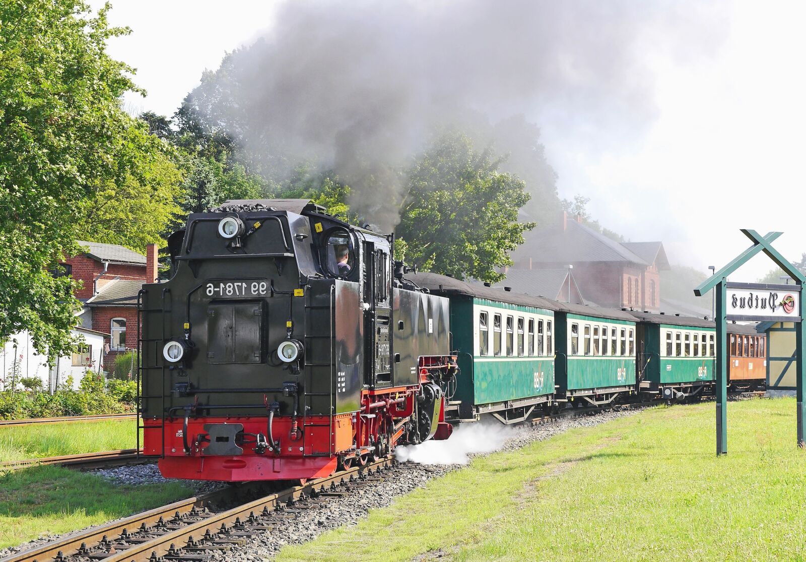 Panasonic Lumix DMC-GH3 sample photo. Locomotive, vehicle, steam, smoke photography