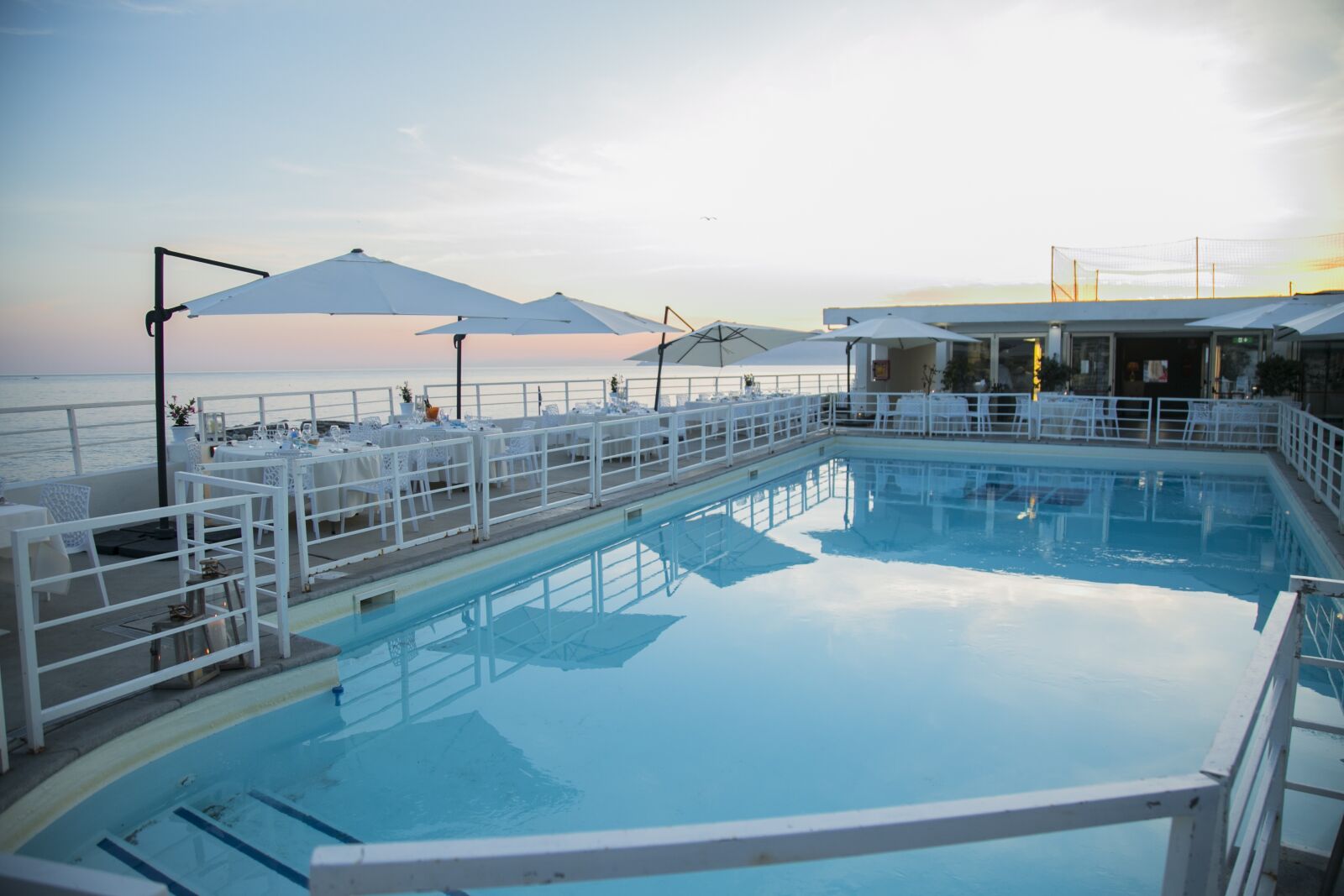 Canon EF 24-105mm F4L IS USM sample photo. Swimming pool, luxury, pool photography