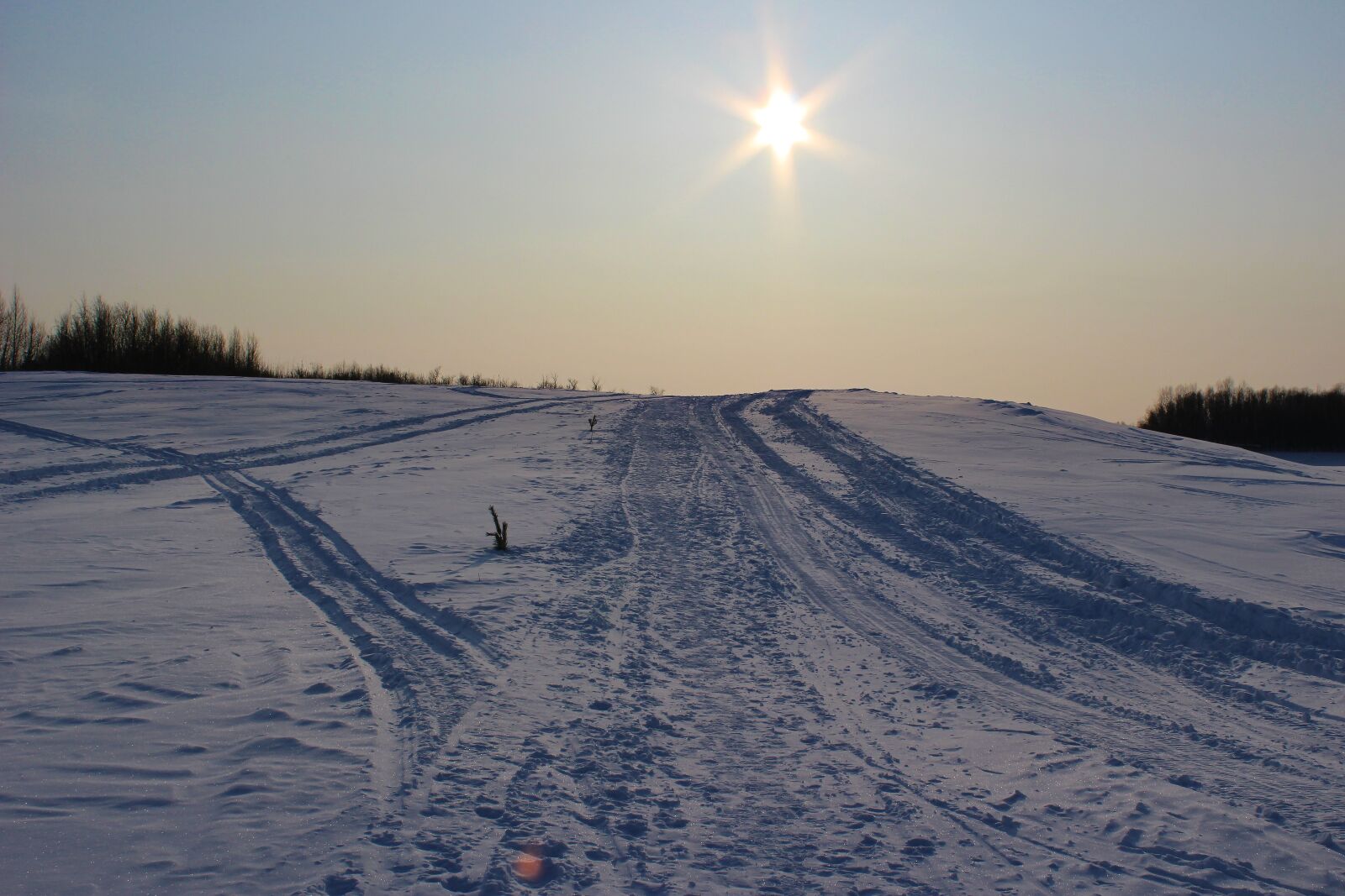 Canon EOS 100D (EOS Rebel SL1 / EOS Kiss X7) sample photo. Siberia, frost, sun photography