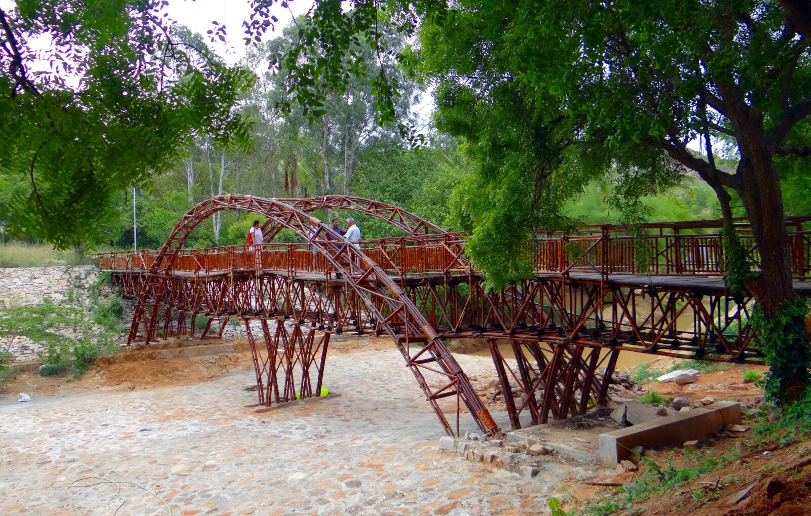 Sony DSC-HX200V sample photo. Bridge, wooden, cross-over photography