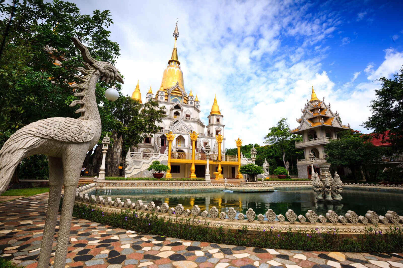 Canon EF 16-35mm F4L IS USM sample photo. Sour, vietnam, buulong photography