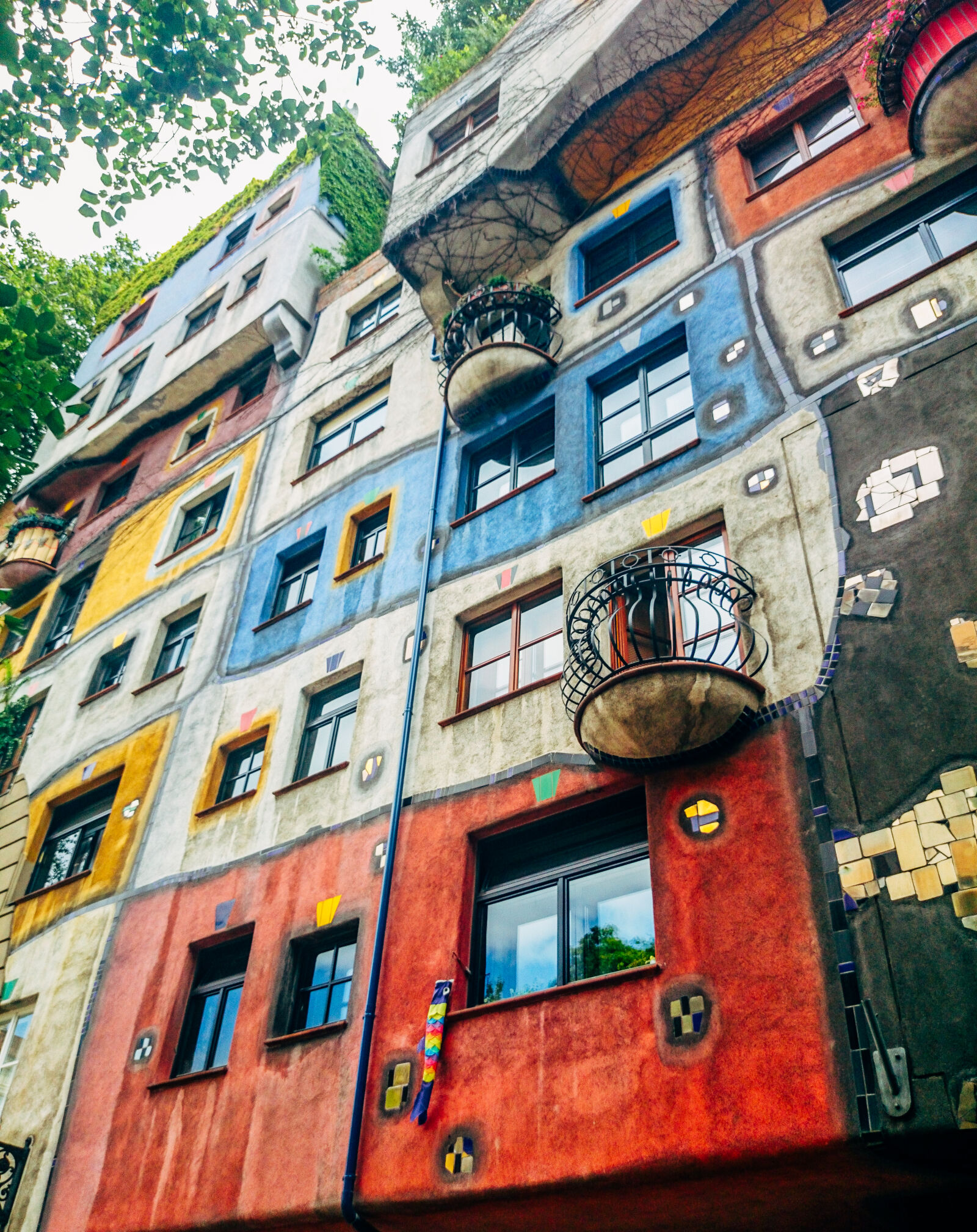 Sony Xperia Z1 sample photo. Architecture, austria, building, colourful photography