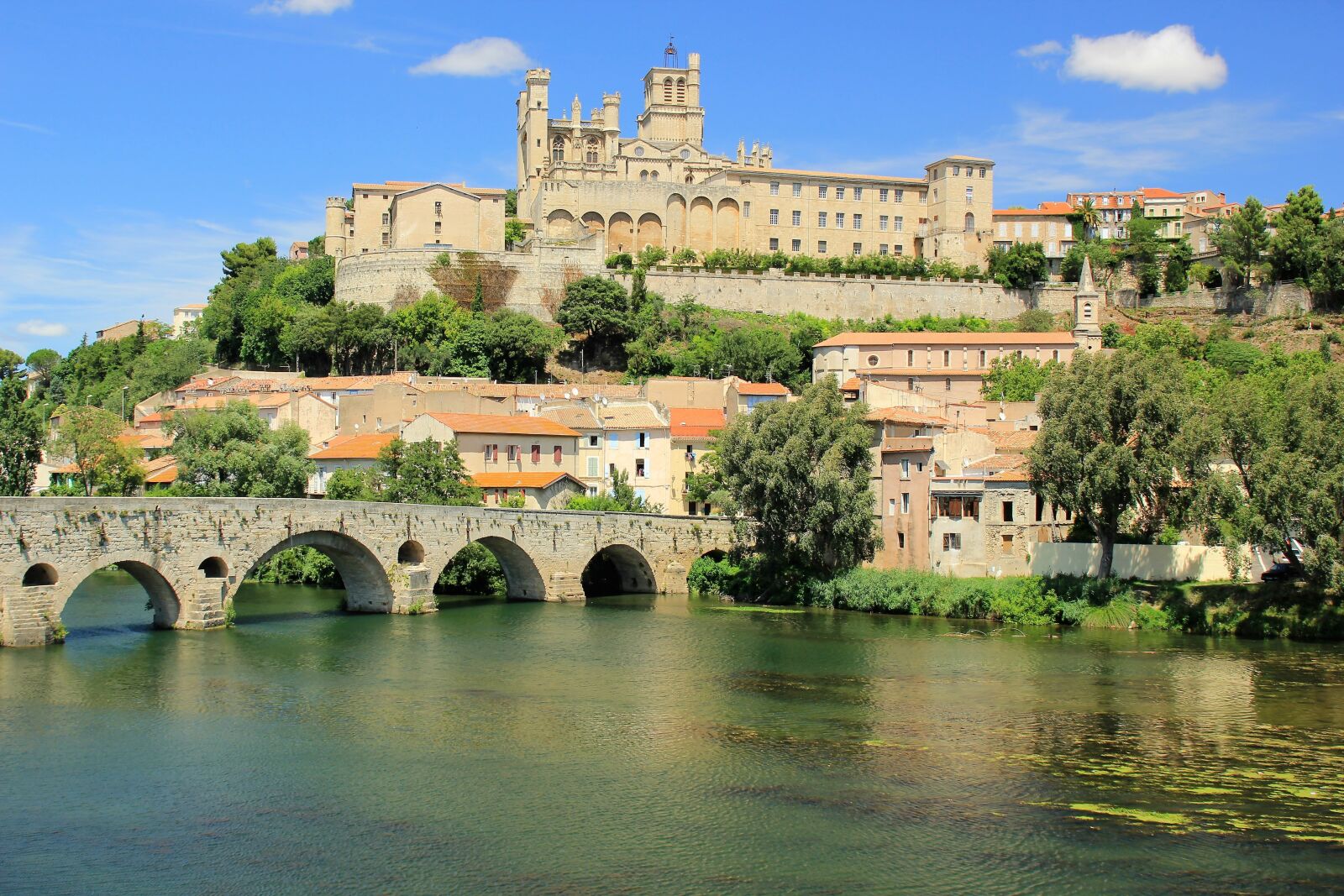 Canon EOS 550D (EOS Rebel T2i / EOS Kiss X4) sample photo. Béziers, france, bridge photography