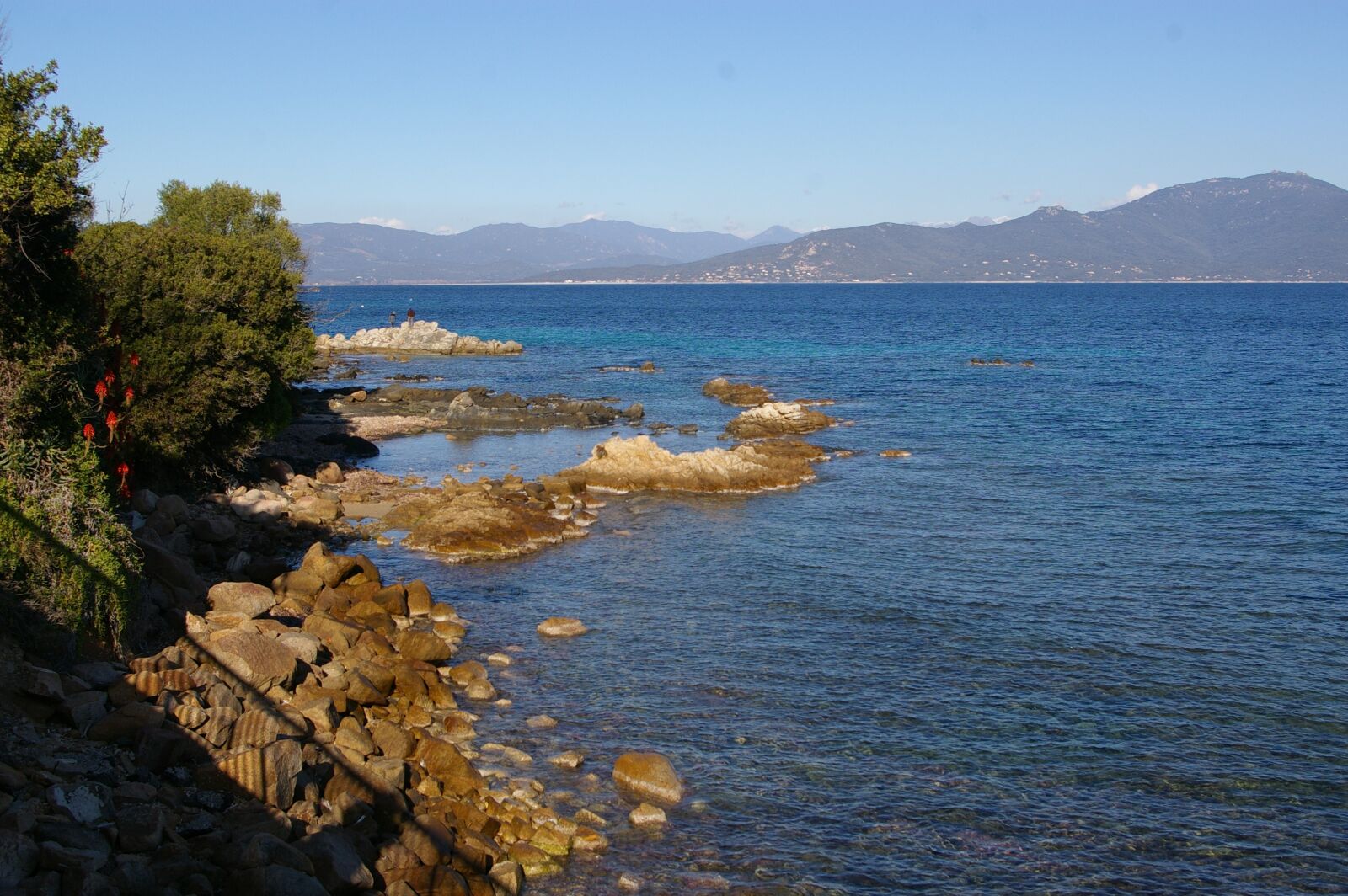 Pentax K100D sample photo. Corsican, sea, side photography