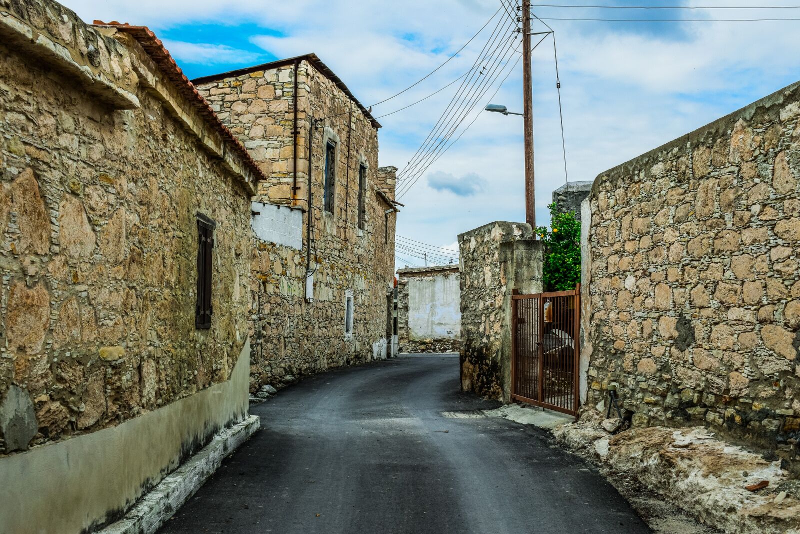 Nikon D3300 sample photo. Old, wall, architecture photography