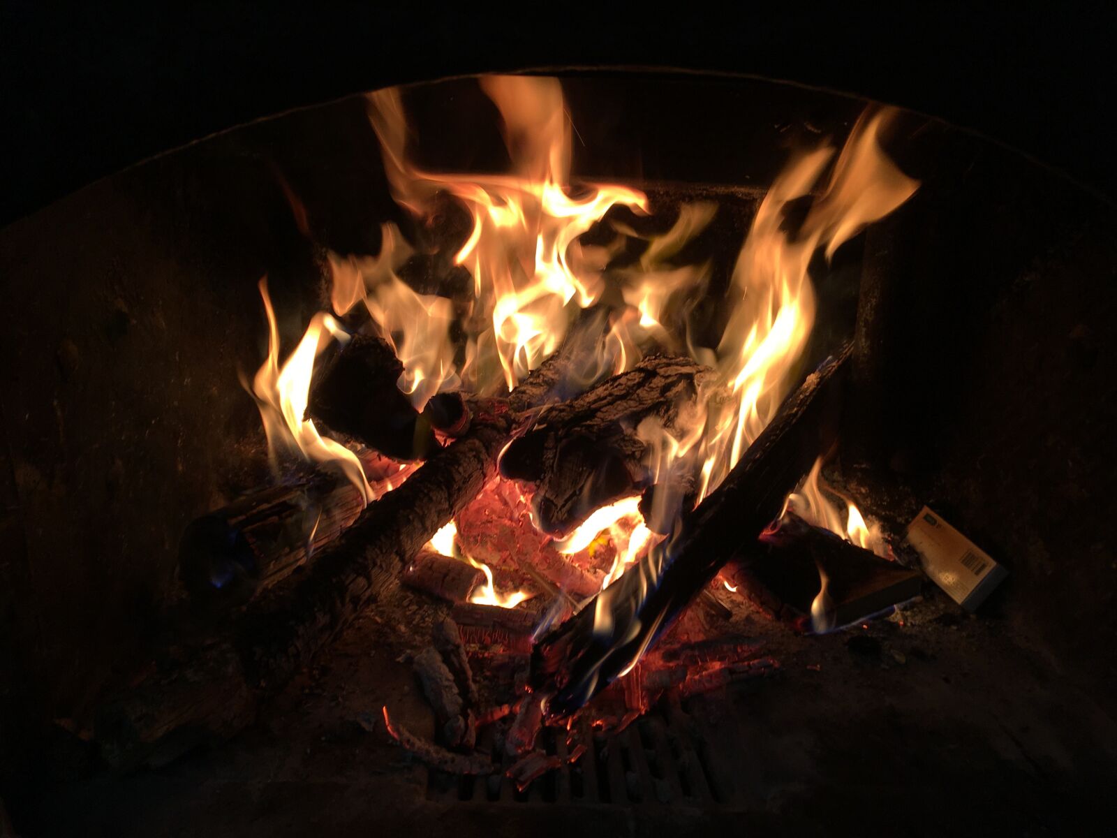 Apple iPhone SE sample photo. Fire, fireplace, chimney photography