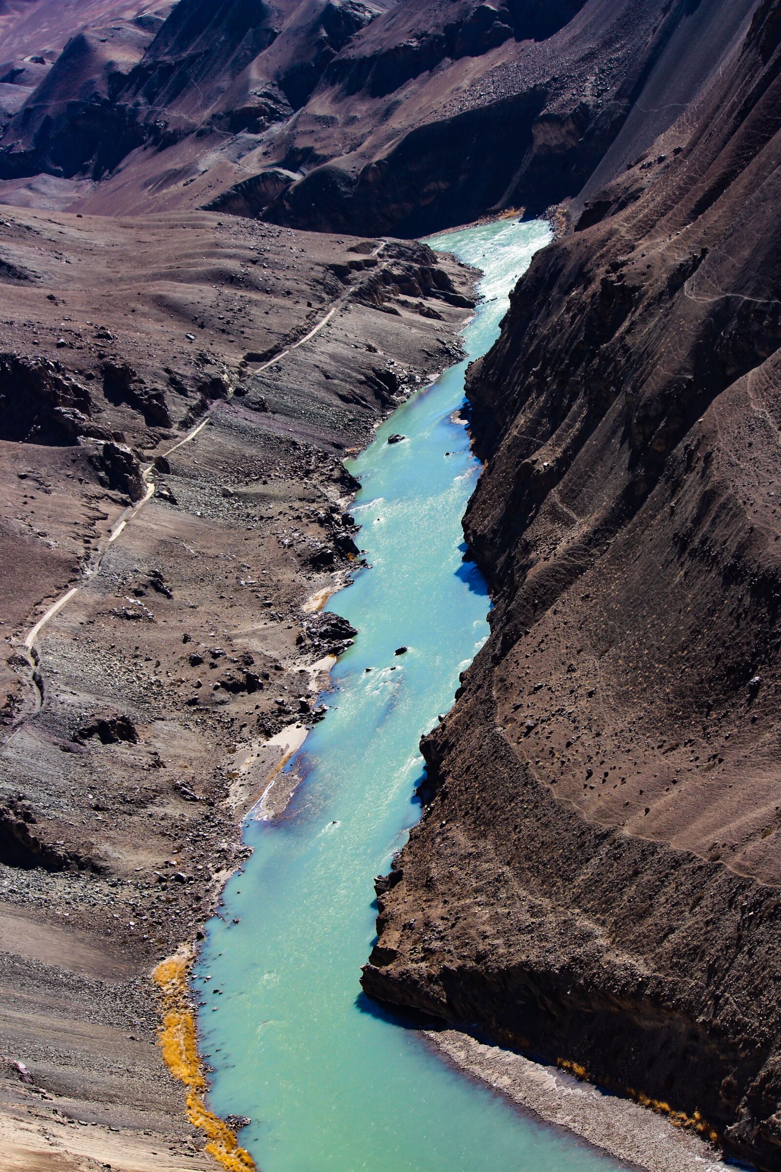 Canon EOS 1300D (EOS Rebel T6 / EOS Kiss X80) sample photo. River, valley, leh photography