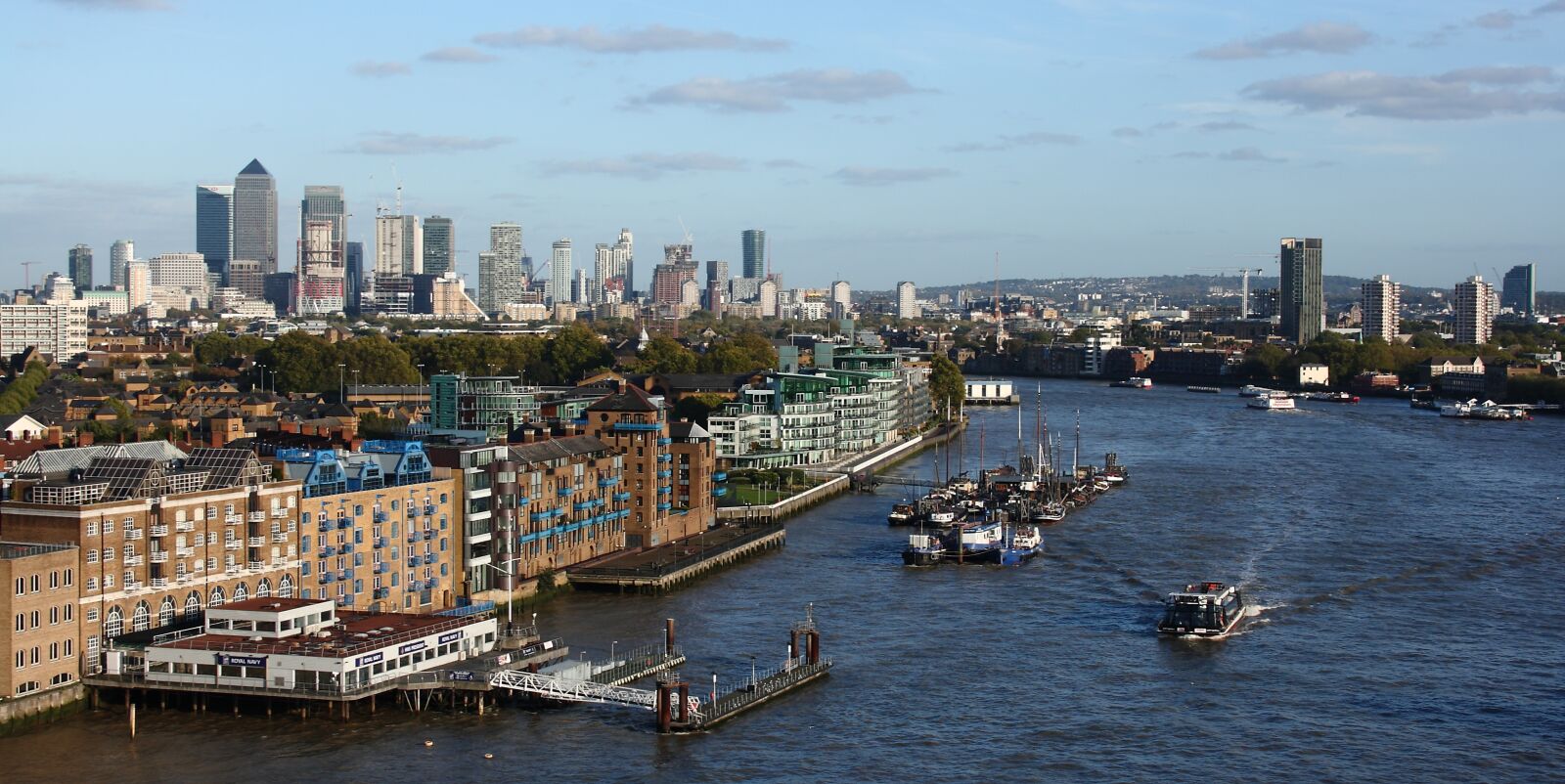 Canon EOS 400D (EOS Digital Rebel XTi / EOS Kiss Digital X) sample photo. London, skyline, city photography
