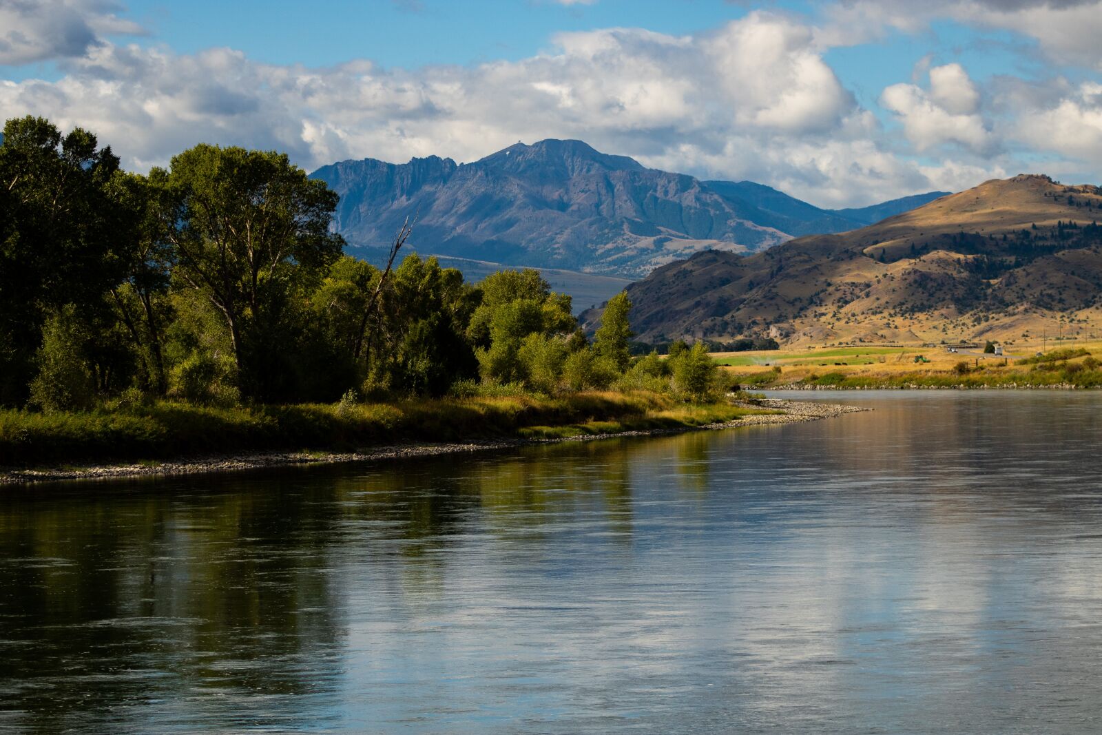 Canon EOS 750D (EOS Rebel T6i / EOS Kiss X8i) + Canon EF 75-300mm f/4-5.6 USM sample photo. Montana, river, landscape photography